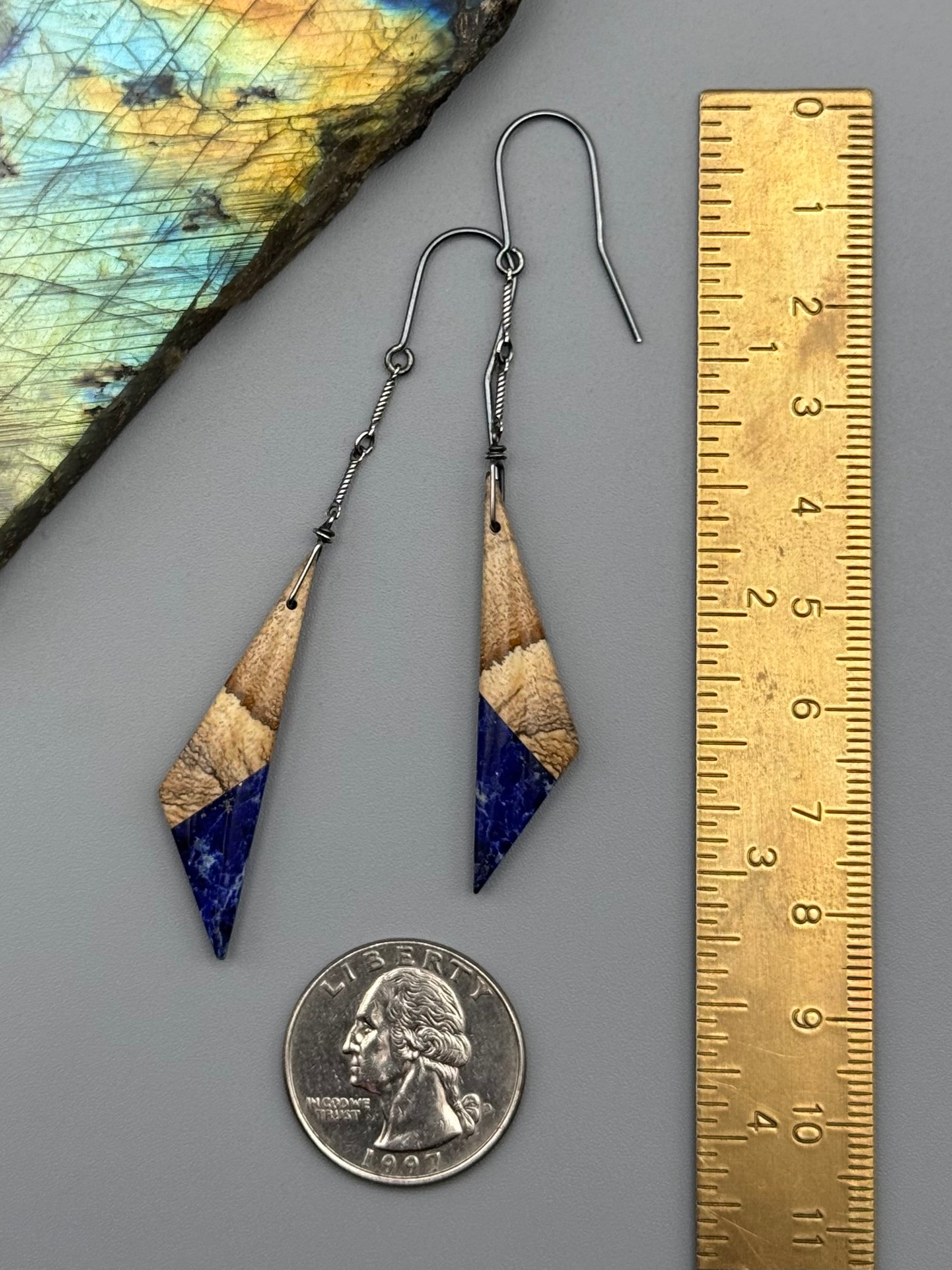 •LINKED• intarsia triangle + silver earrings