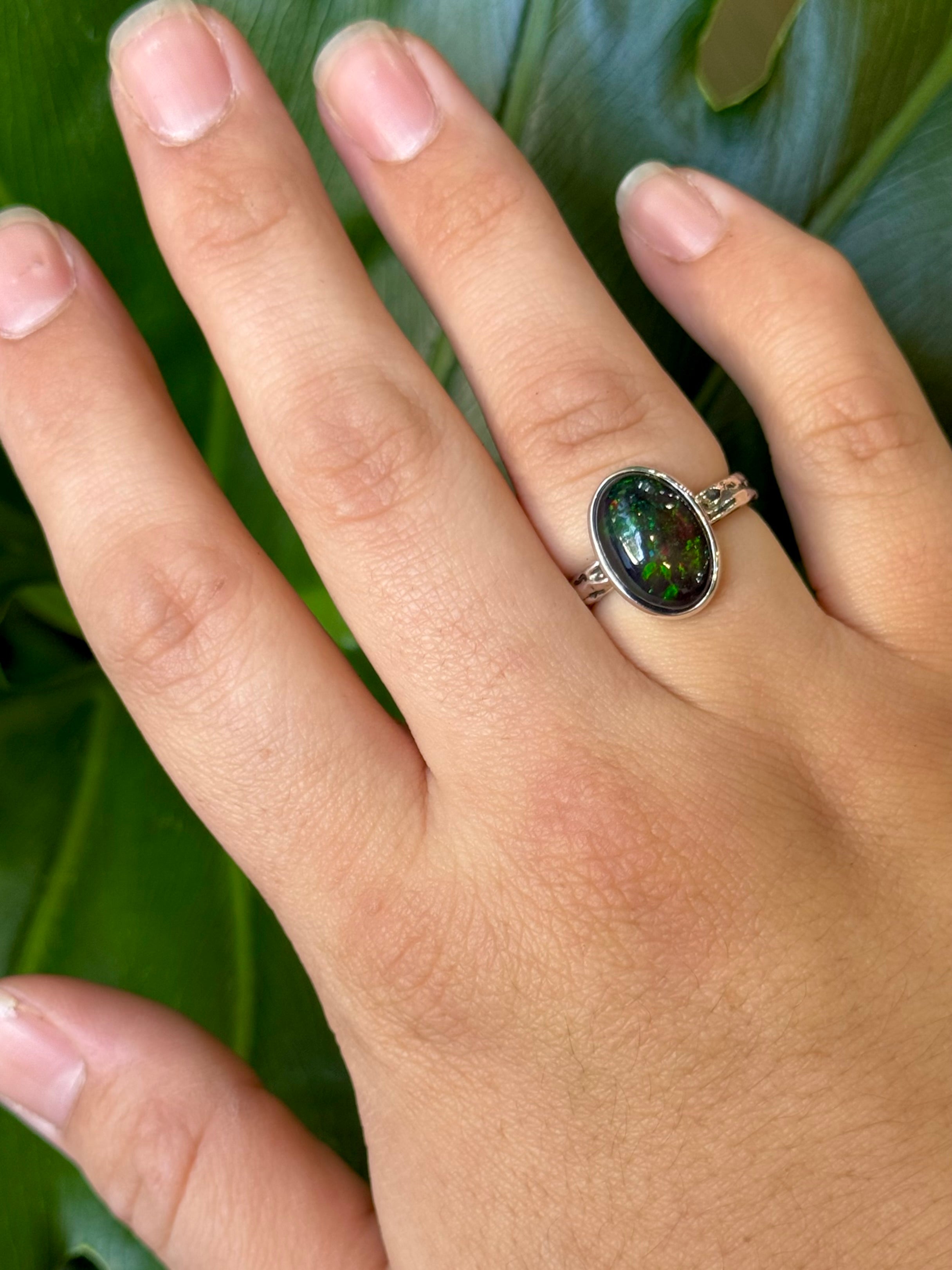 •ETHIOPIAN OPAL - OVAL• textured band silver ring (size 7)