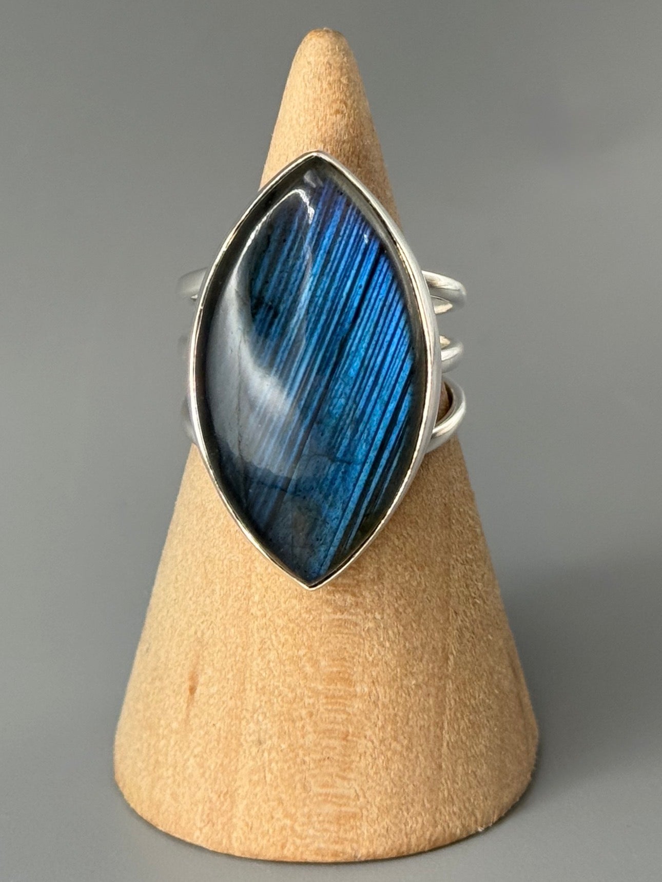 •LABRADORITE - MARQUISE• split band silver ring (size 7)