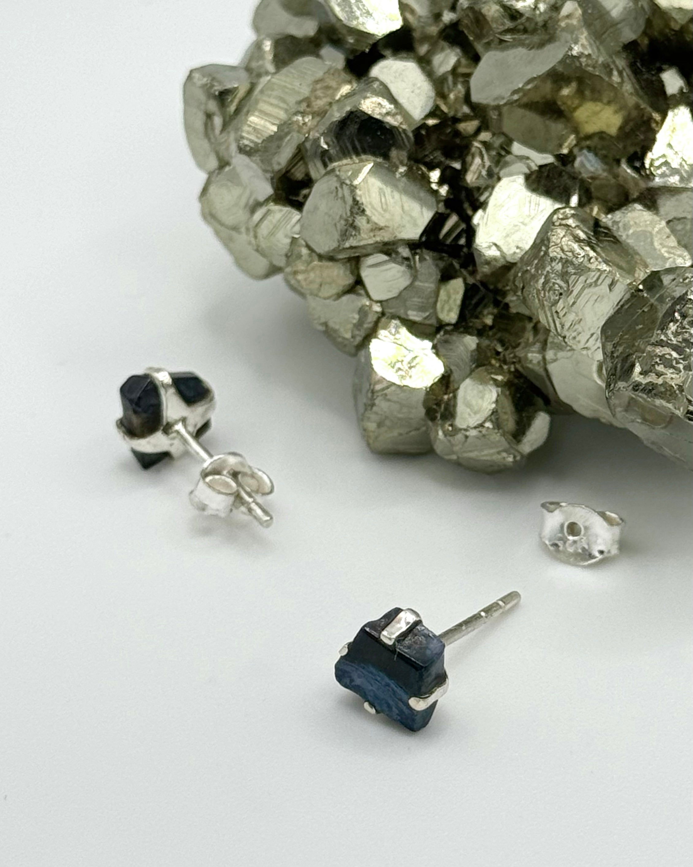 •PIETERSITE• silver prong set stud earrings