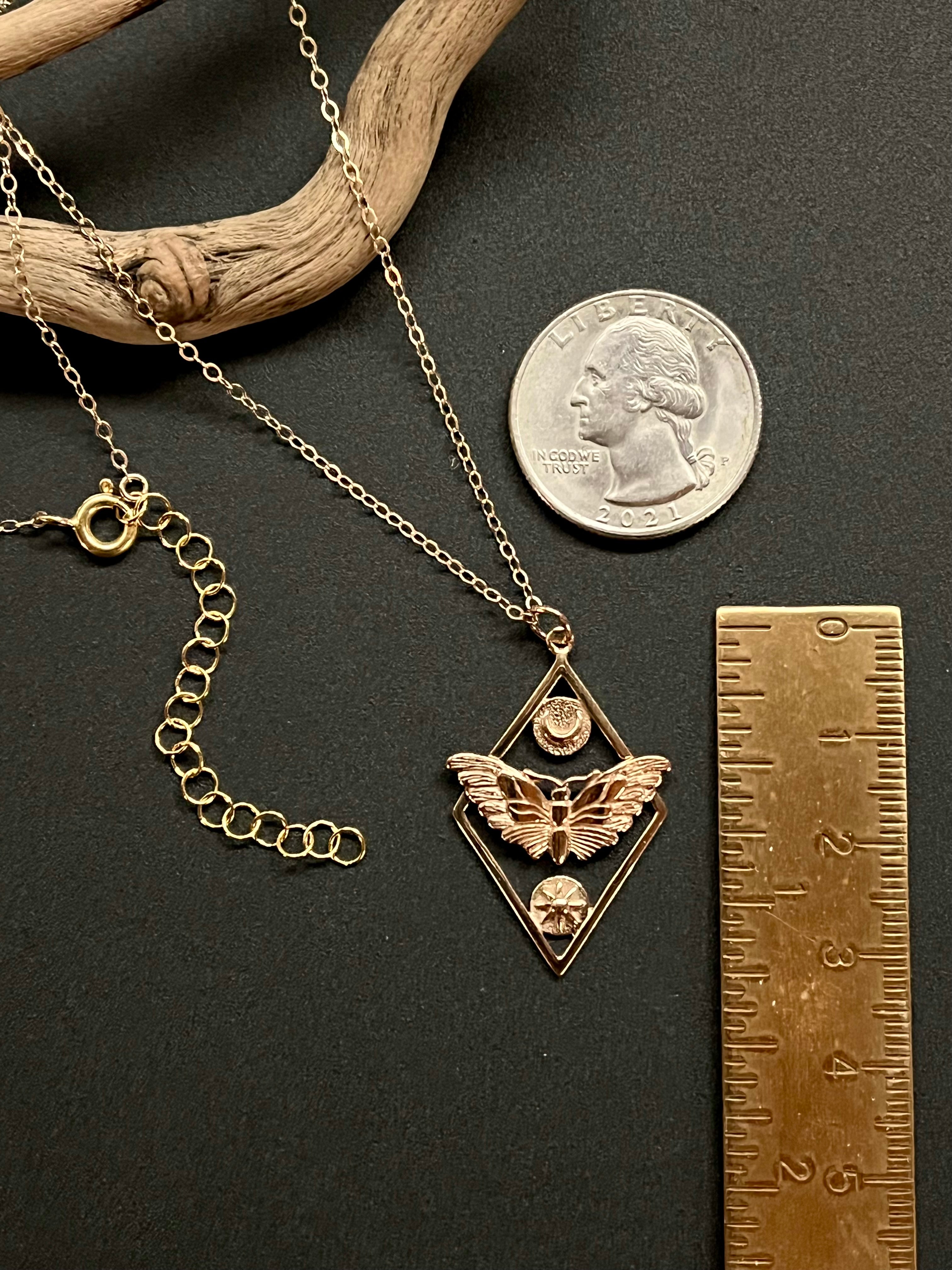 •NIGHT GUIDE• gold necklace