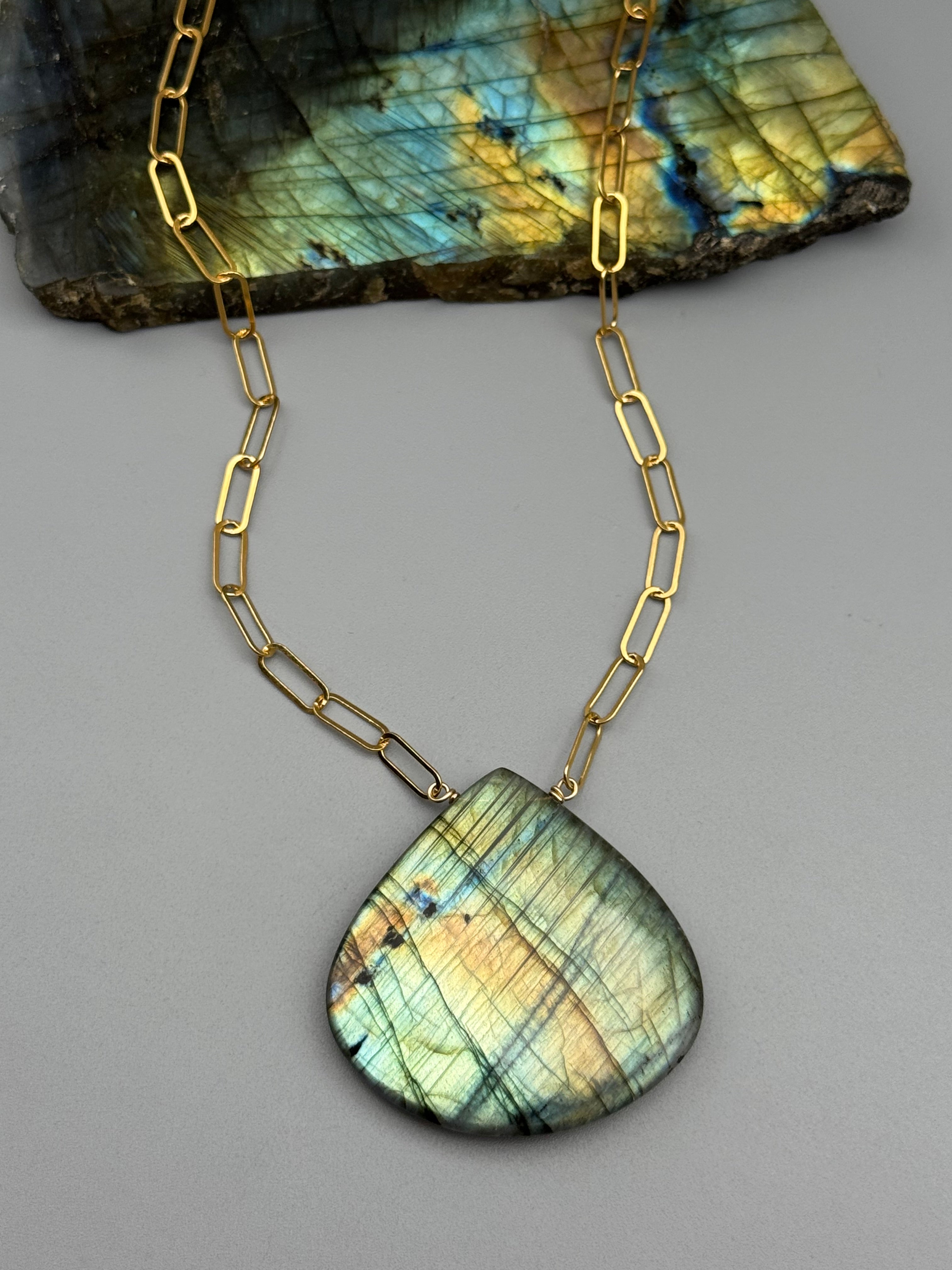 •AEON• labradorite + gold necklace (16"-18" long)