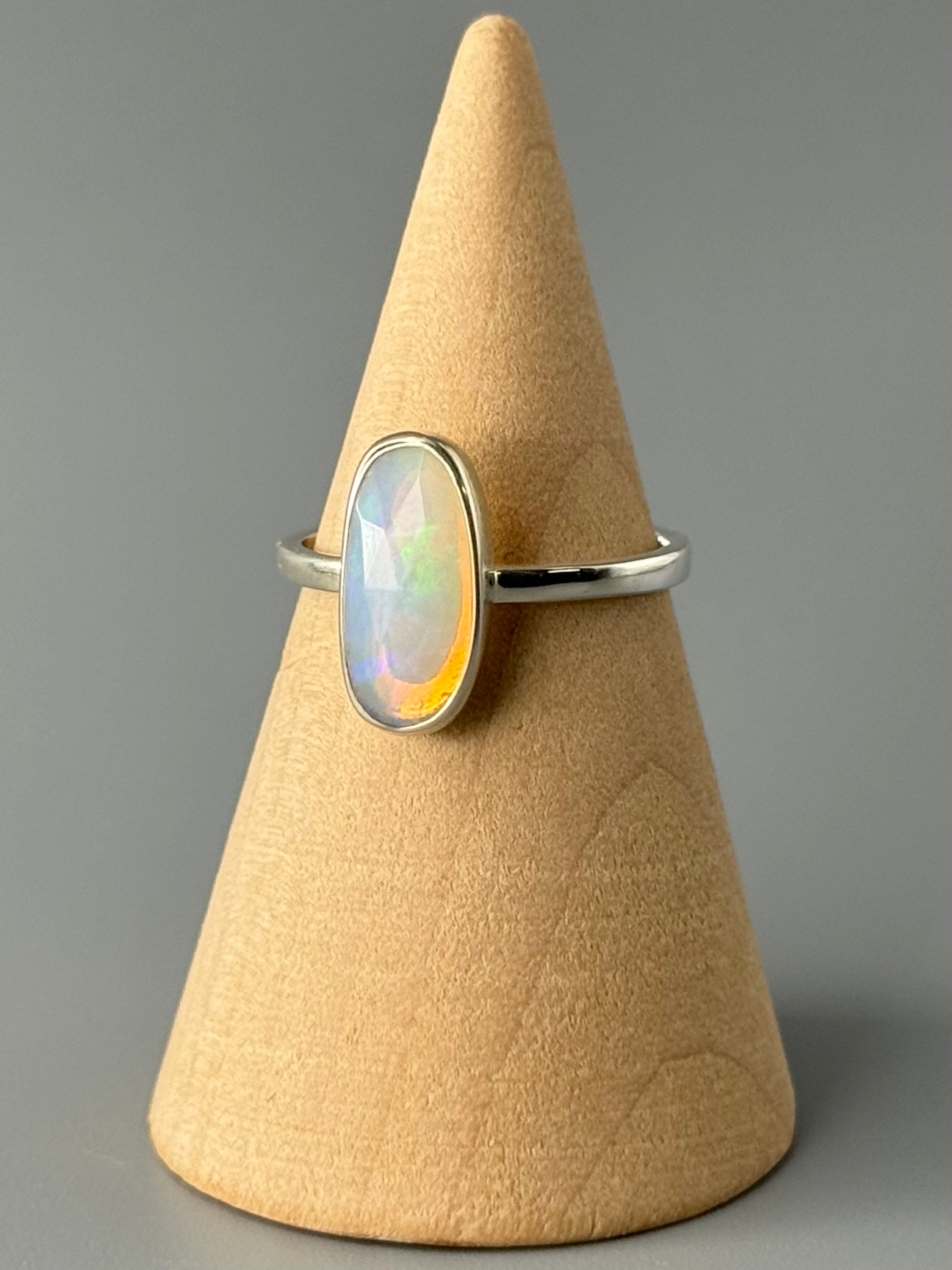 •FACETED ETHIOPIAN OPAL - STACKABLE OVAL• silver ring (size 6)