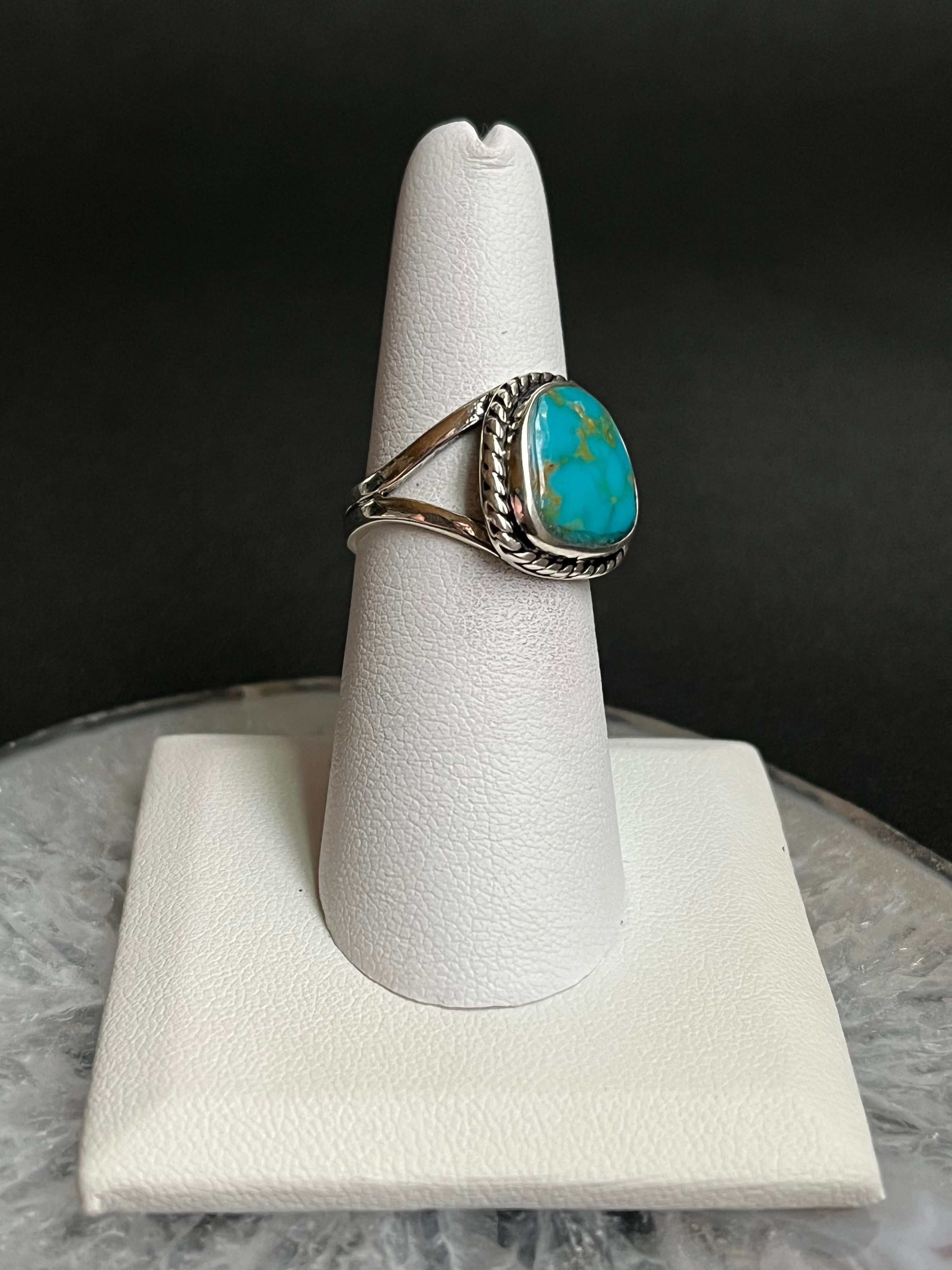 •KINGMAN TURQUOISE• Navajo silver ring (size 6.75)