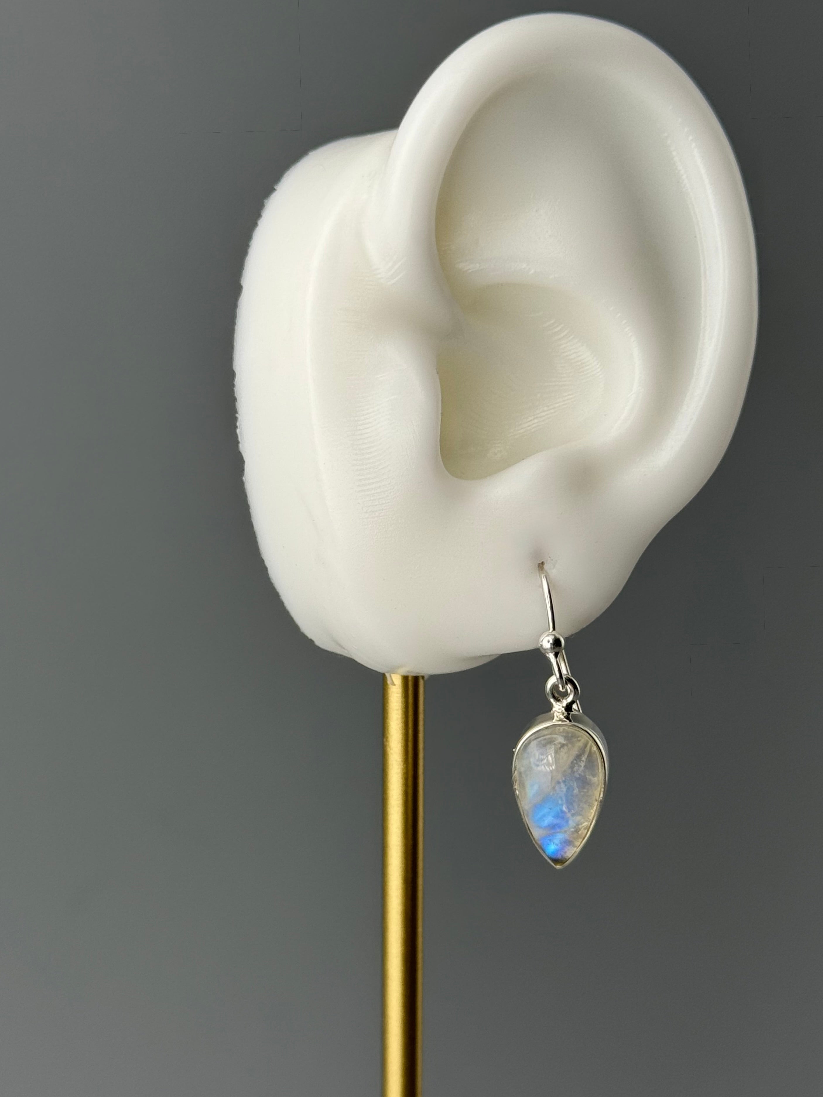 •RAINBOW MOONSTONE SPEAR TEAR• silver dangle earrings