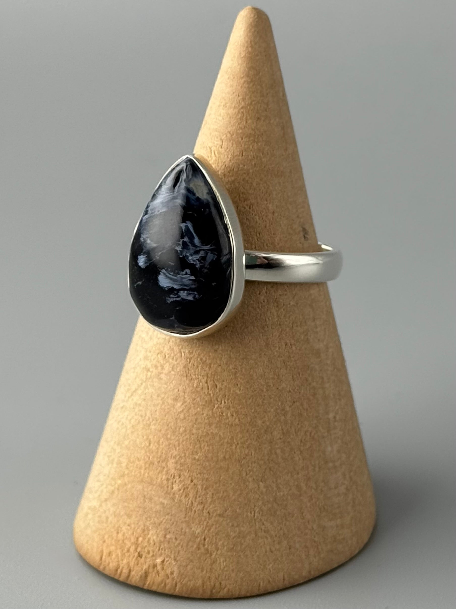 •PIETERSITE - TEAR• simple band silver ring (size 6)