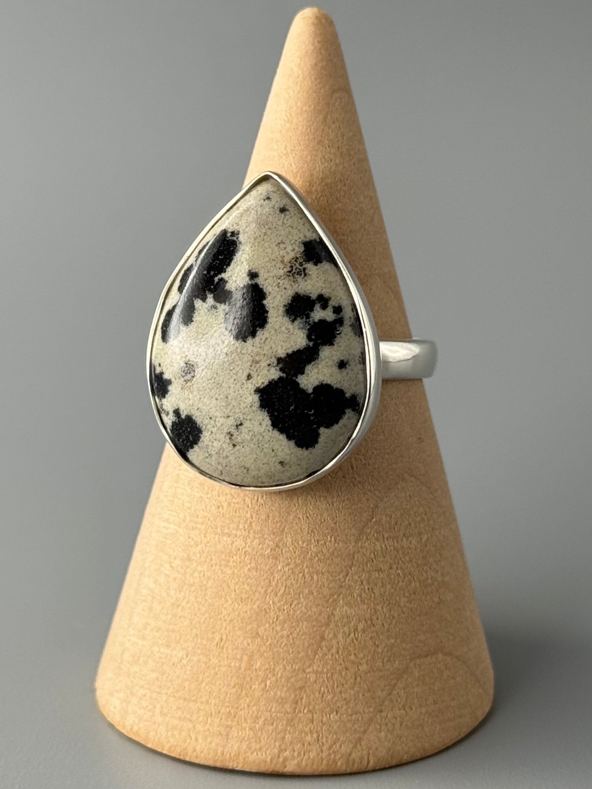 •DALMATIAN JASPER - TEAR• simple bezel silver ring (size 7)