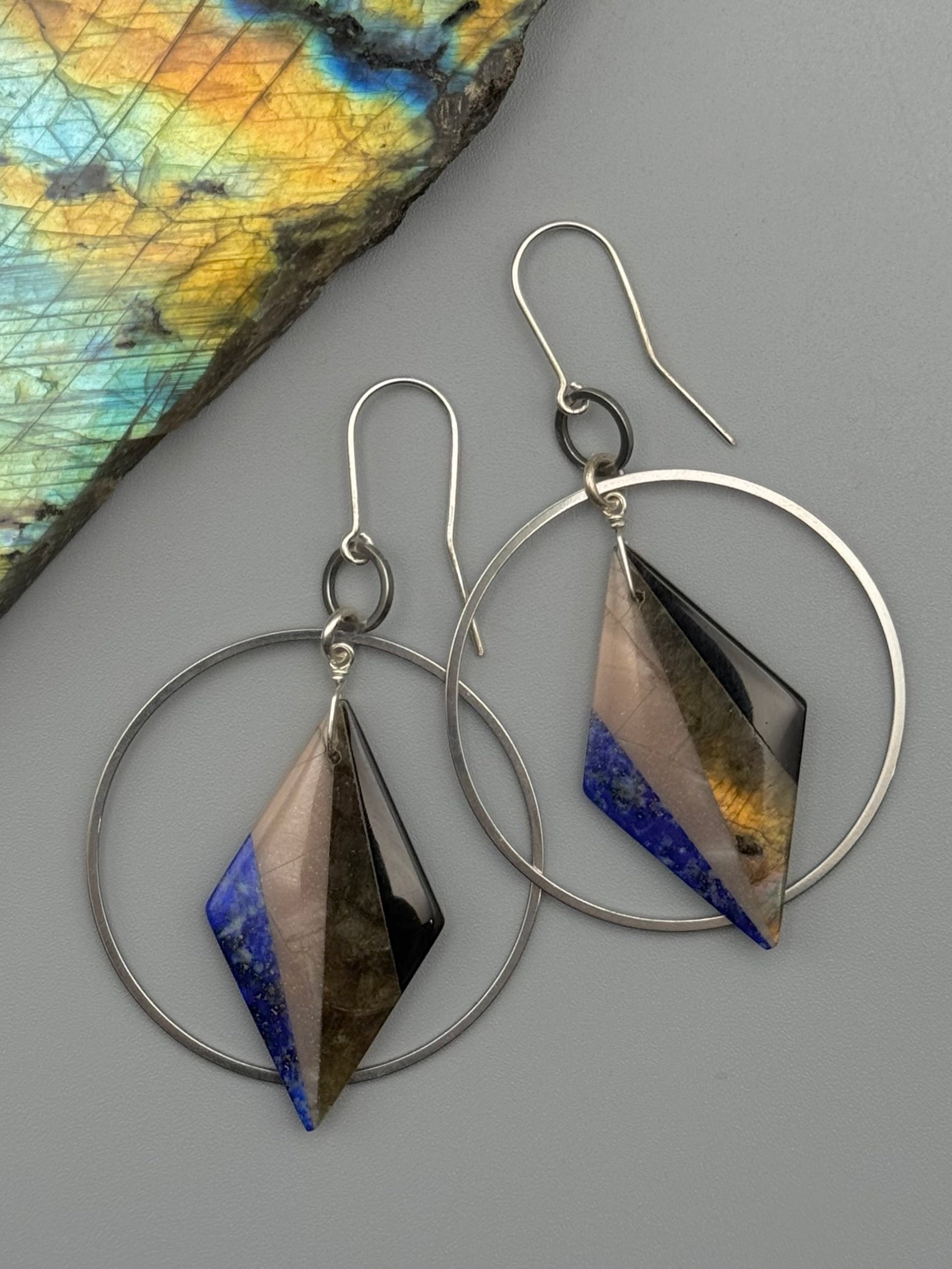 •EQUA ORBIT• intarsia + silver earrings