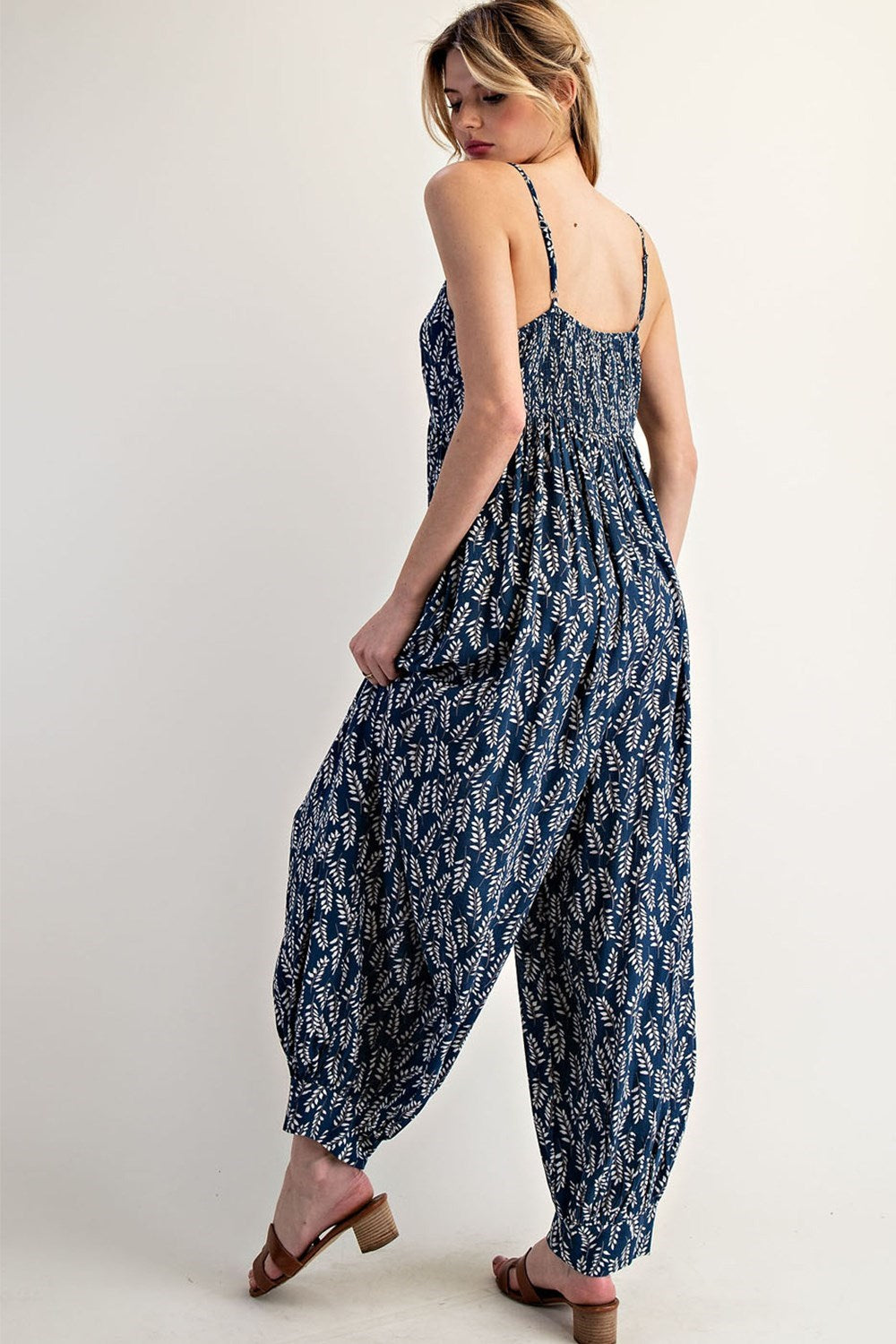 •PEYTON - BARLEY• relaxed fit V-neck jumpsuit