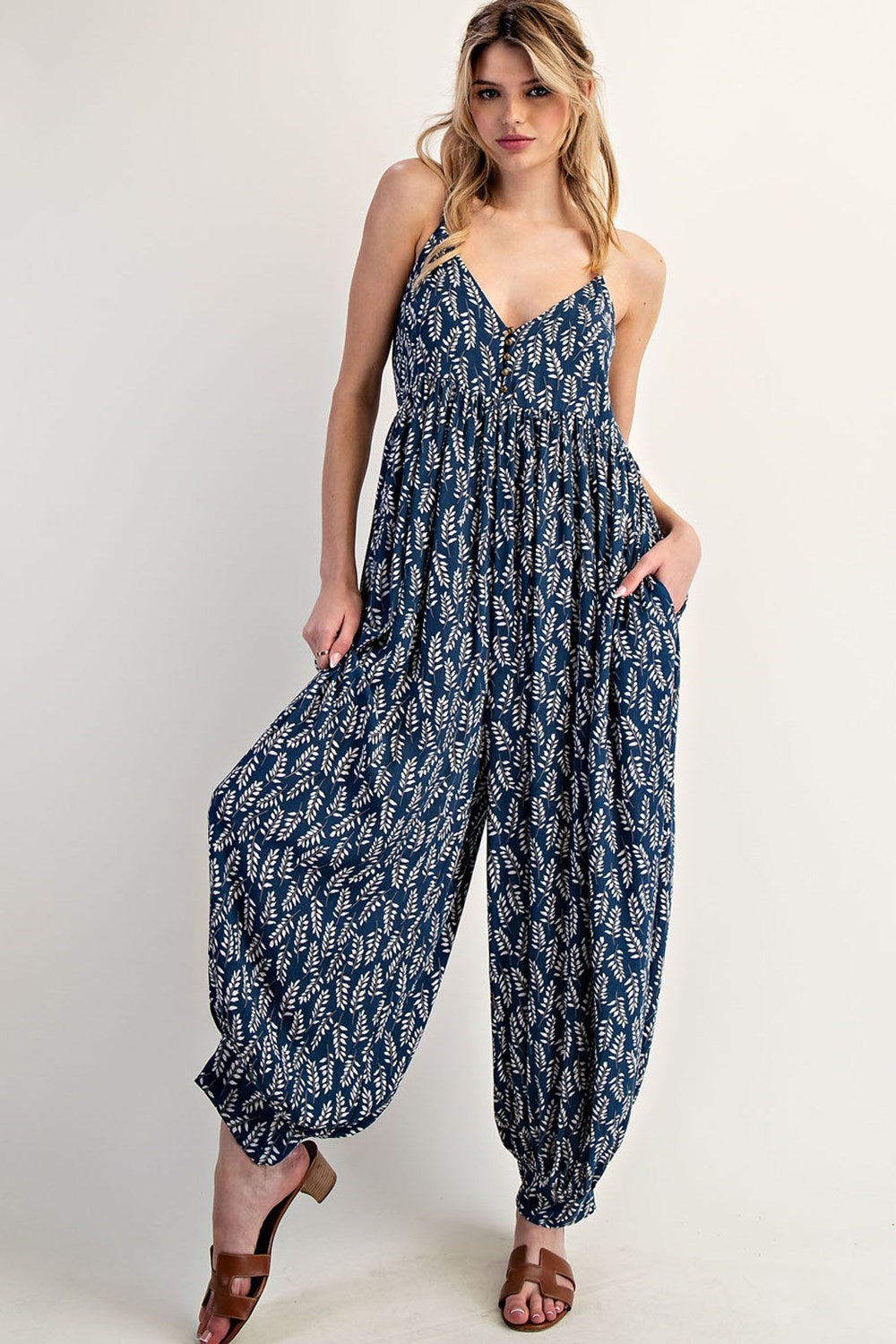 •PEYTON - BARLEY• relaxed fit V-neck jumpsuit