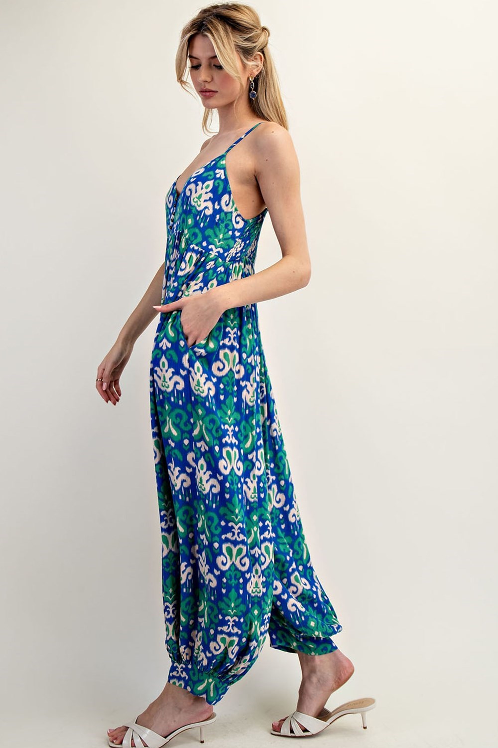 •PEYTON - FLEUR-DE-LIS• relaxed fit V-neck jumpsuit