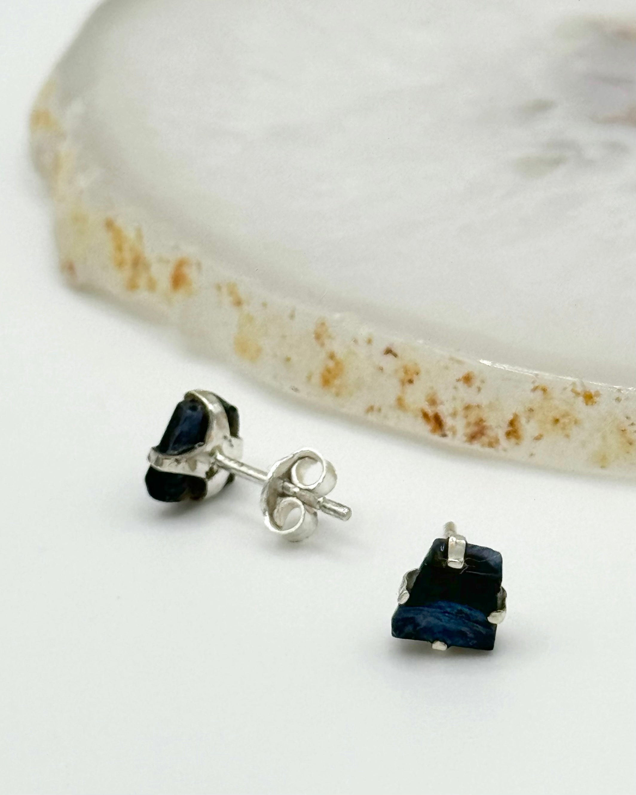 •PIETERSITE• silver prong set stud earrings