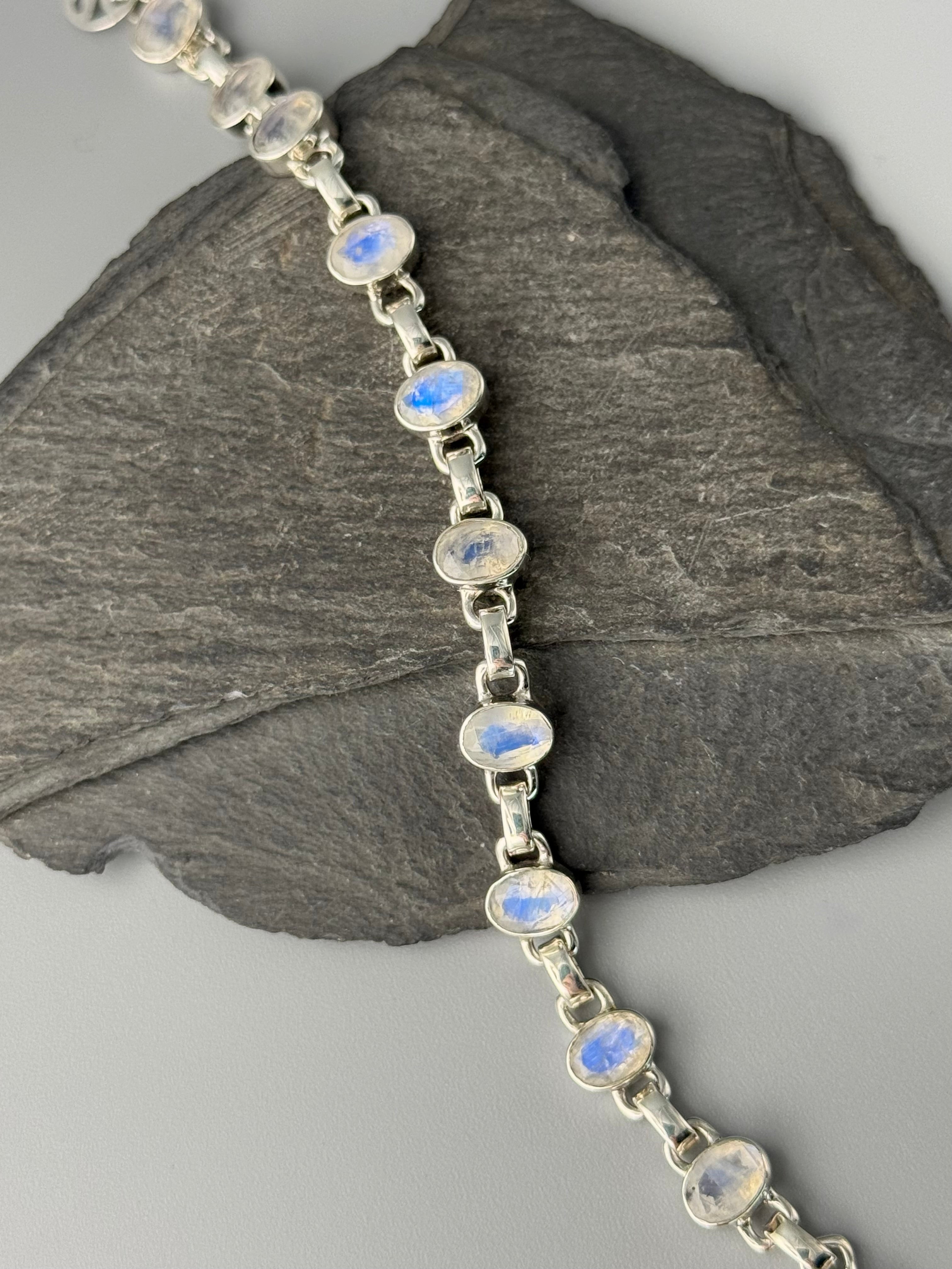 •RAINBOW MOONSTONE - FACETED OVAL• linked silver bracelet (6.25" - 7.75")