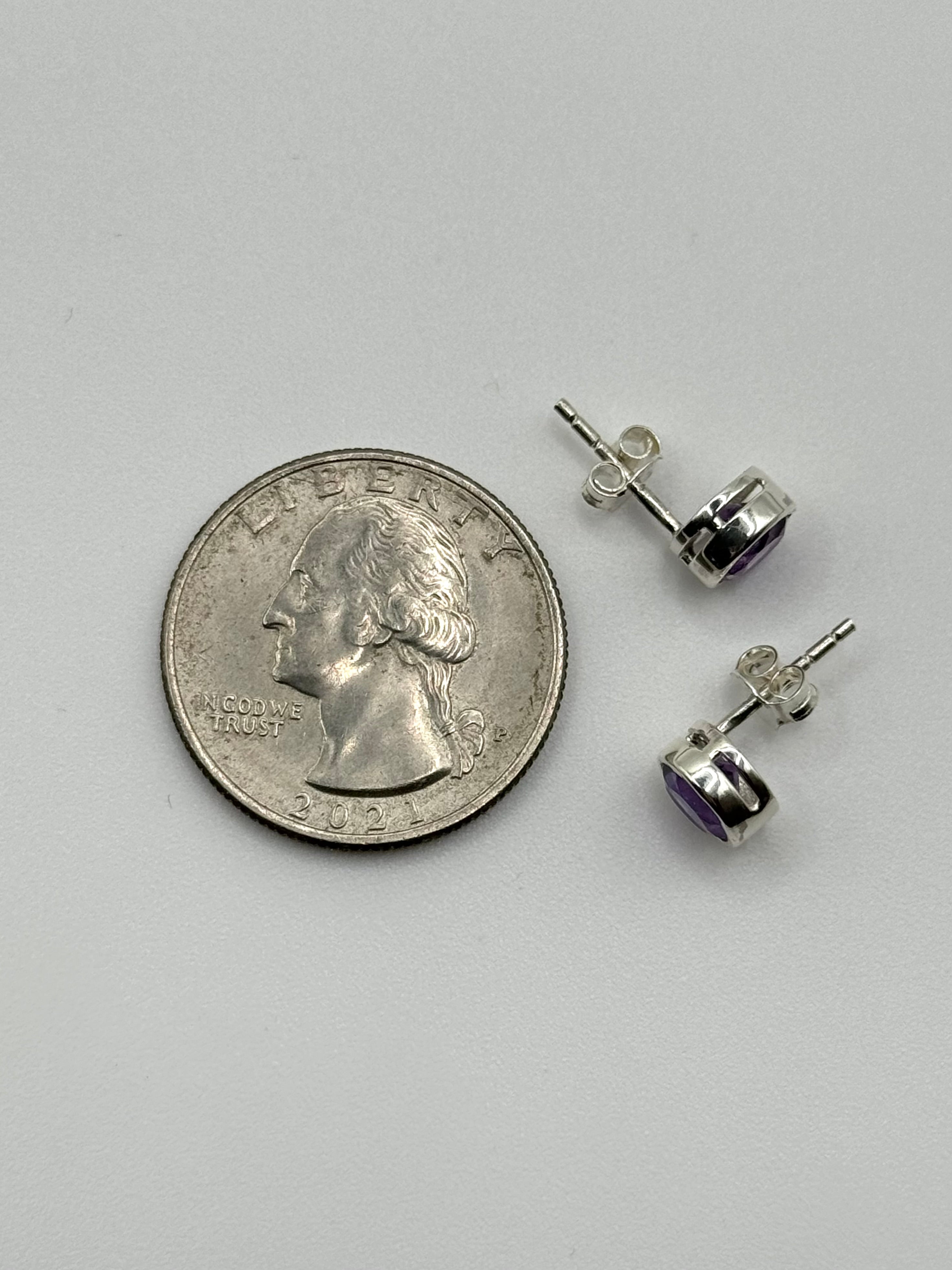 •FACETED AMETHYST - LIL' CIRCLE• silver bezel set stud earrings