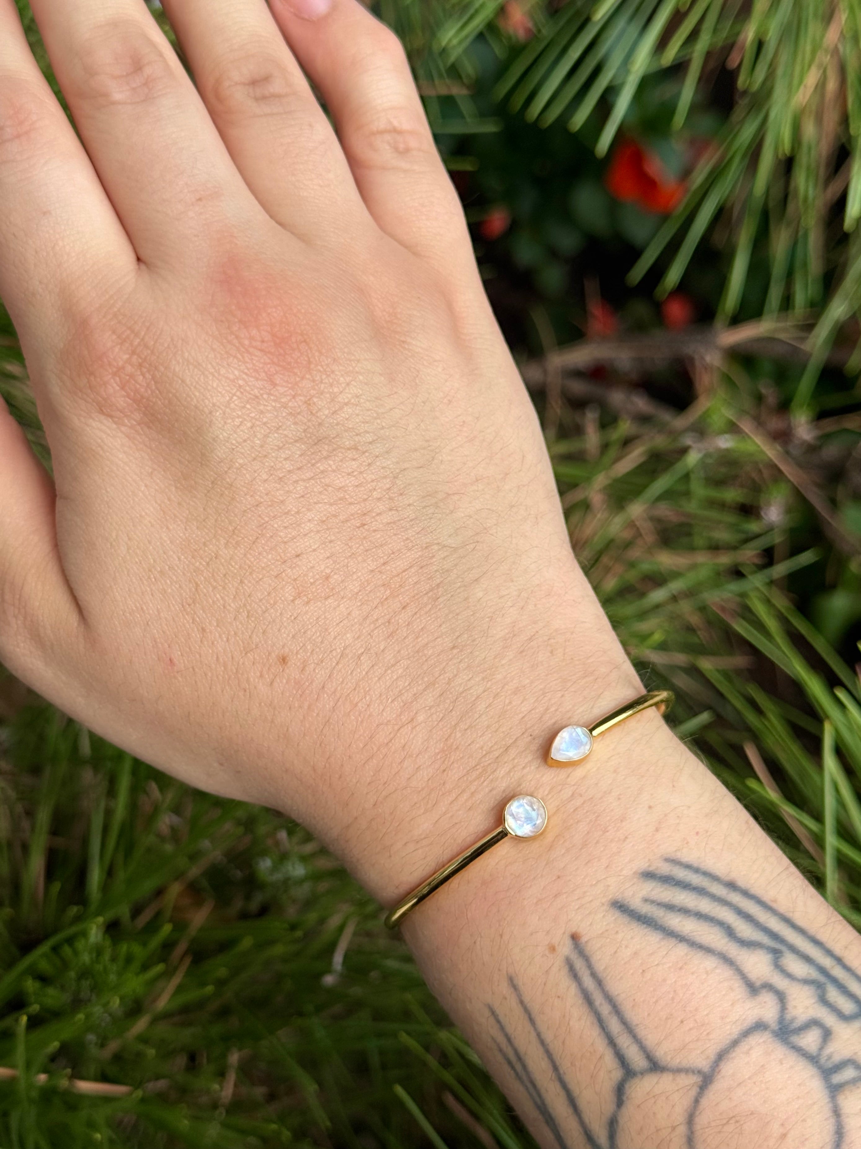 •CIRCLE + TEAR• rainbow moonstone + gold twist-on cuff bracelet