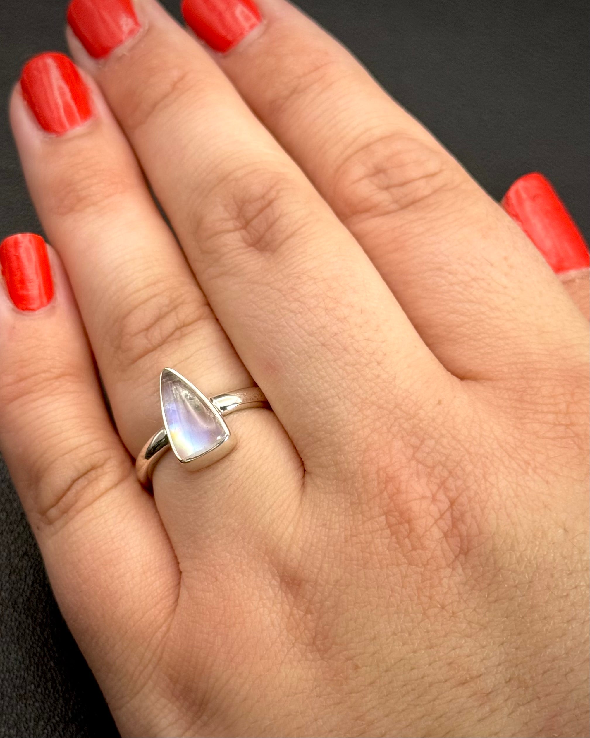•RAINBOW MOONSTONE - MEDIUM FANG• silver ring (size 7.25)
