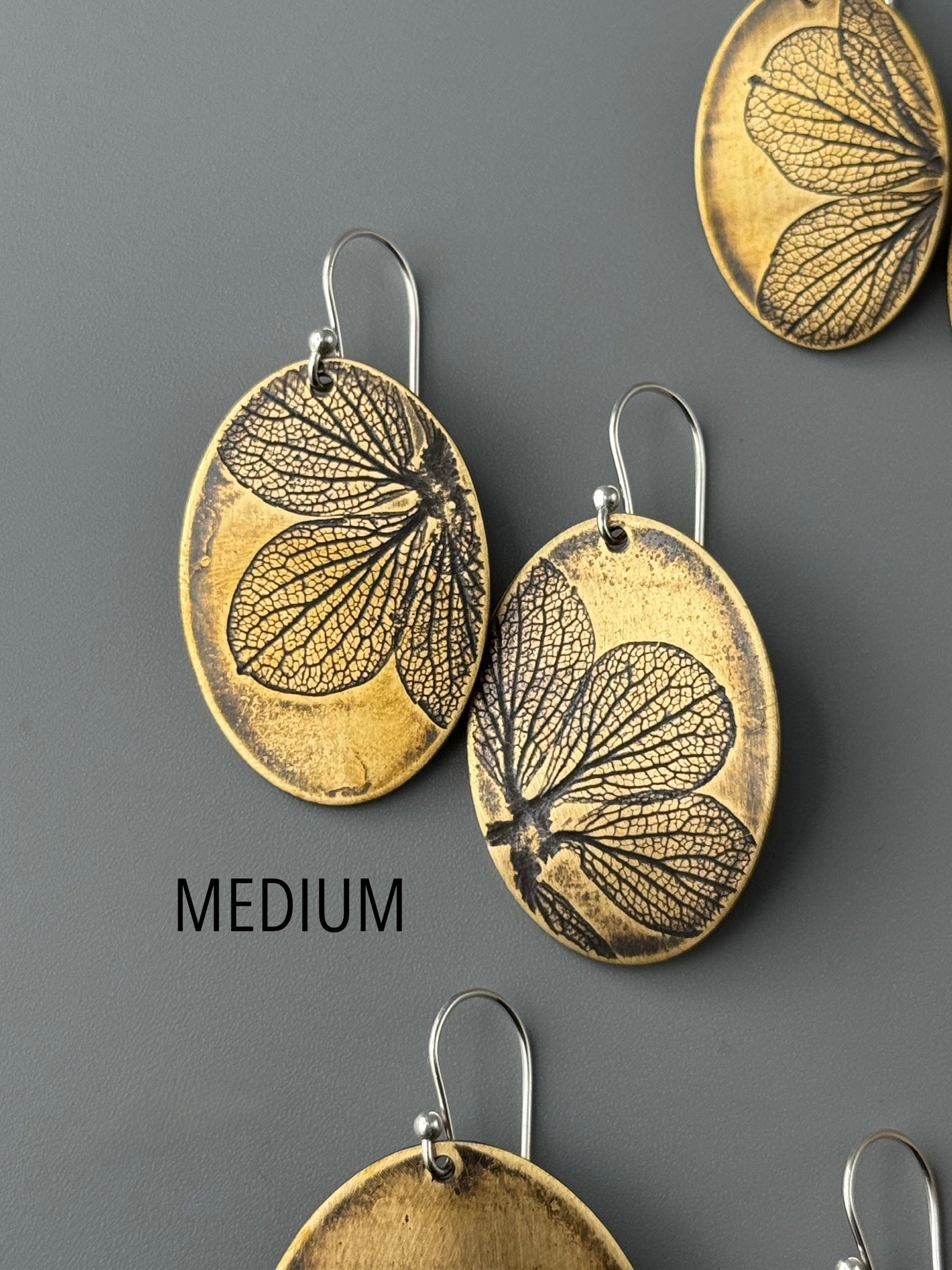 •HYDRANGEA OVOID• mixed metal dangle earrings