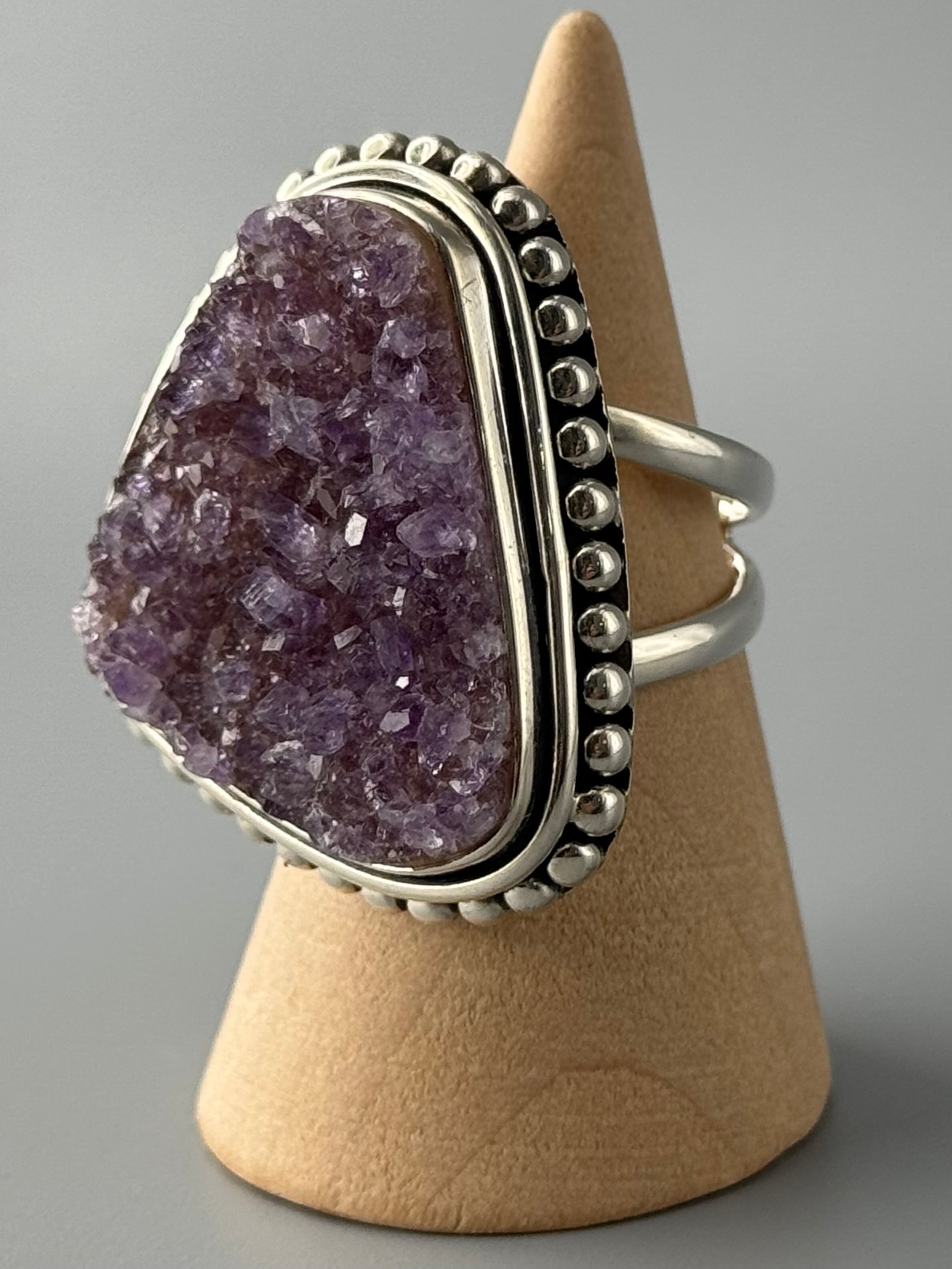 •AMETHYST DRUZY - FREEFORM• dotted bezel silver ring (size 7.75)