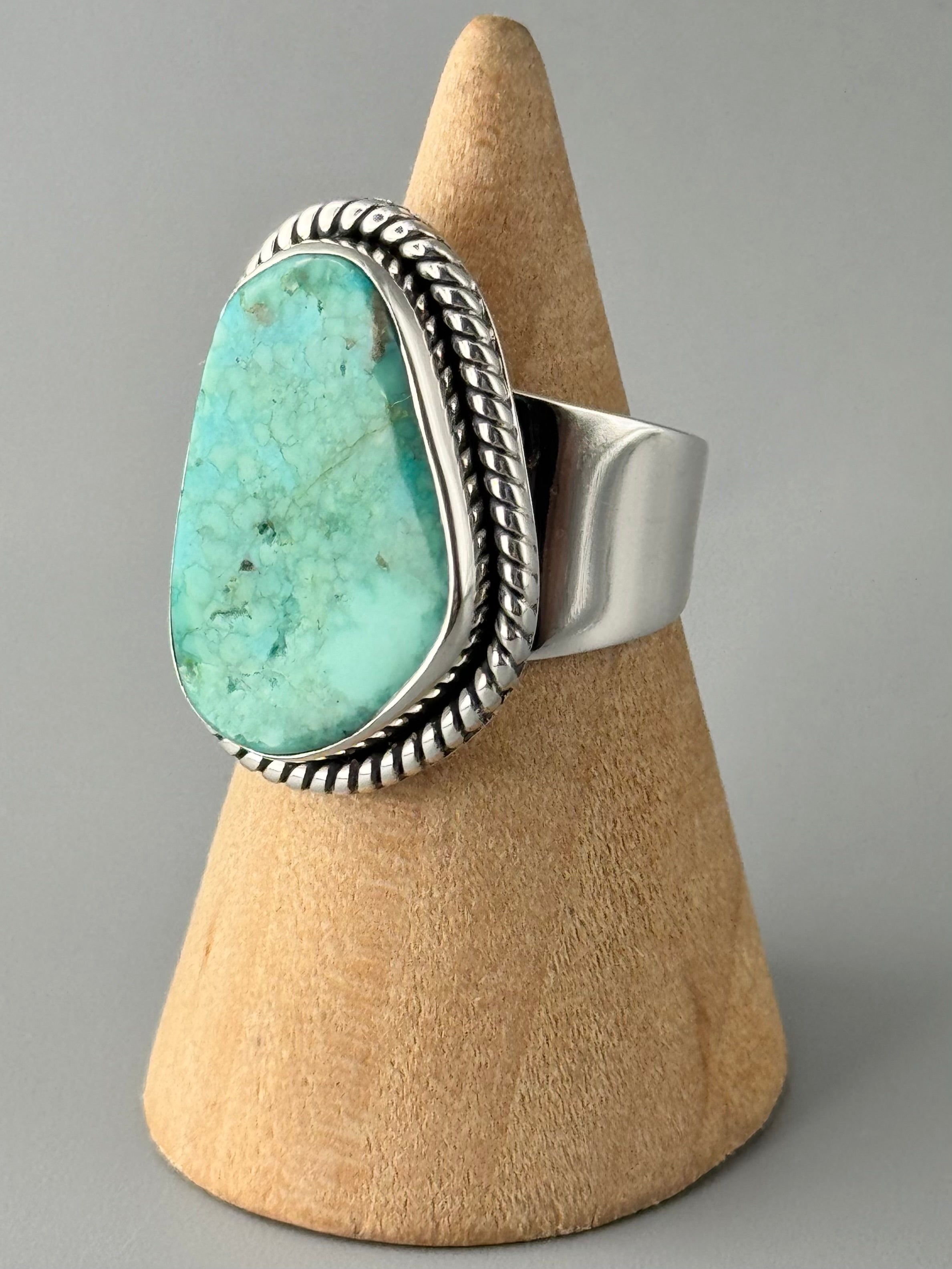 •ARIZONA TURQUOISE - FREEFORM• tapered band silver ring (size 7)