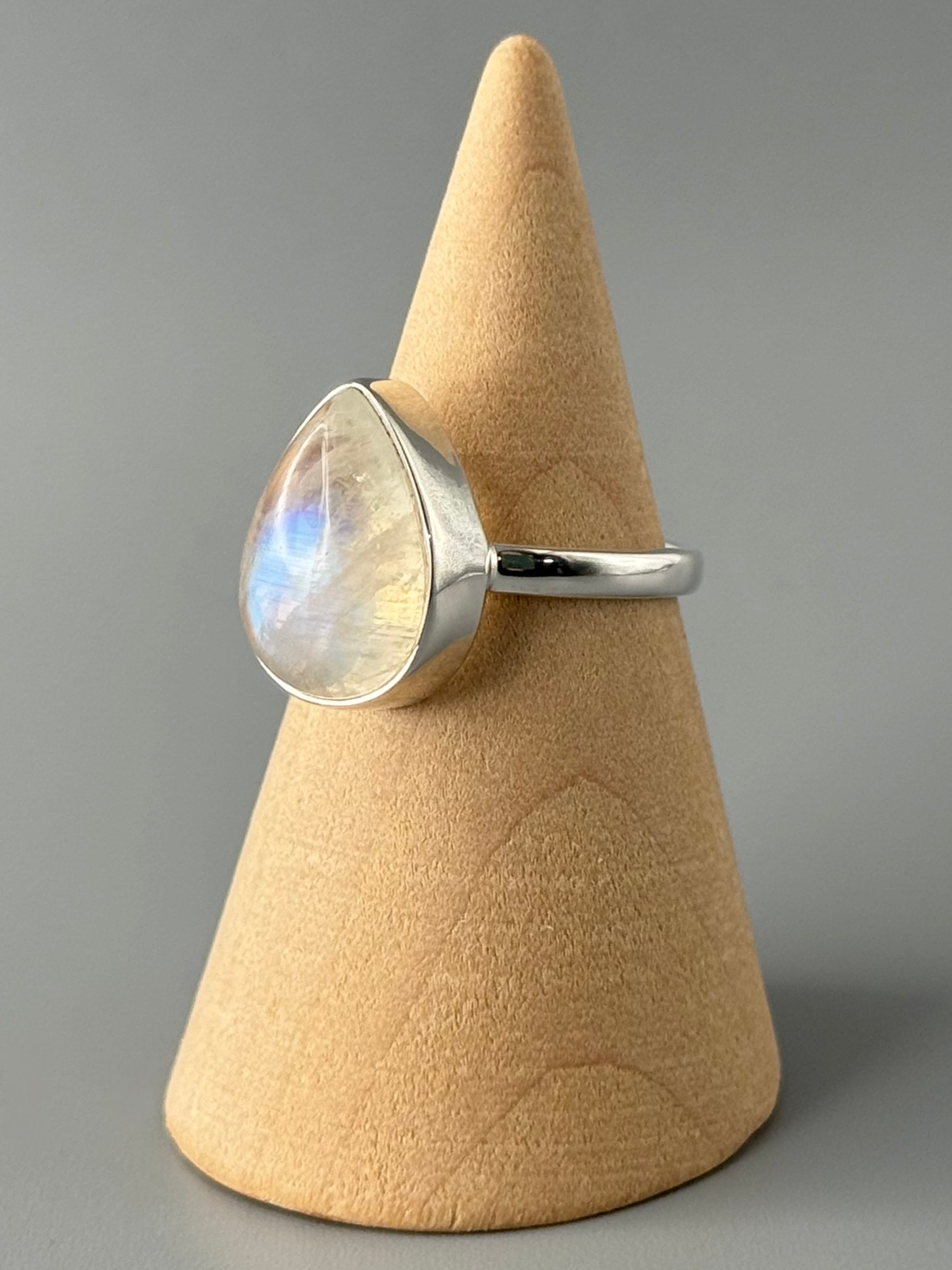 •RAINBOW MOONSTONE - SMALL TEAR - 2• simple bezel silver ring (size 6)