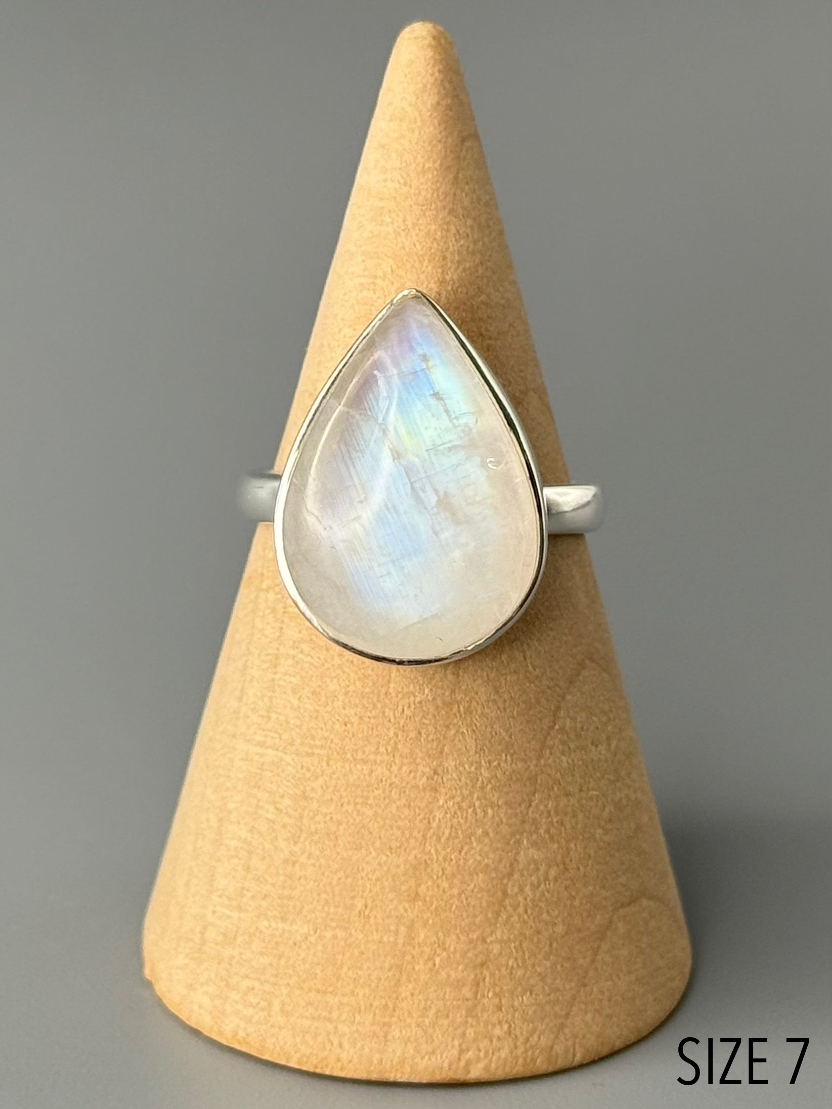 •RAINBOW MOONSTONE - TEAR• simple bezel silver ring (various sizes)