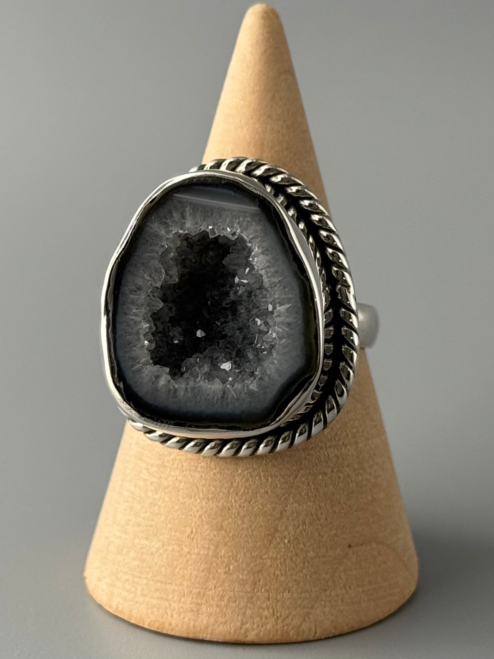 •COCONUT DRUZY - FREEFORM• roped bezel silver ring (size 8.75)
