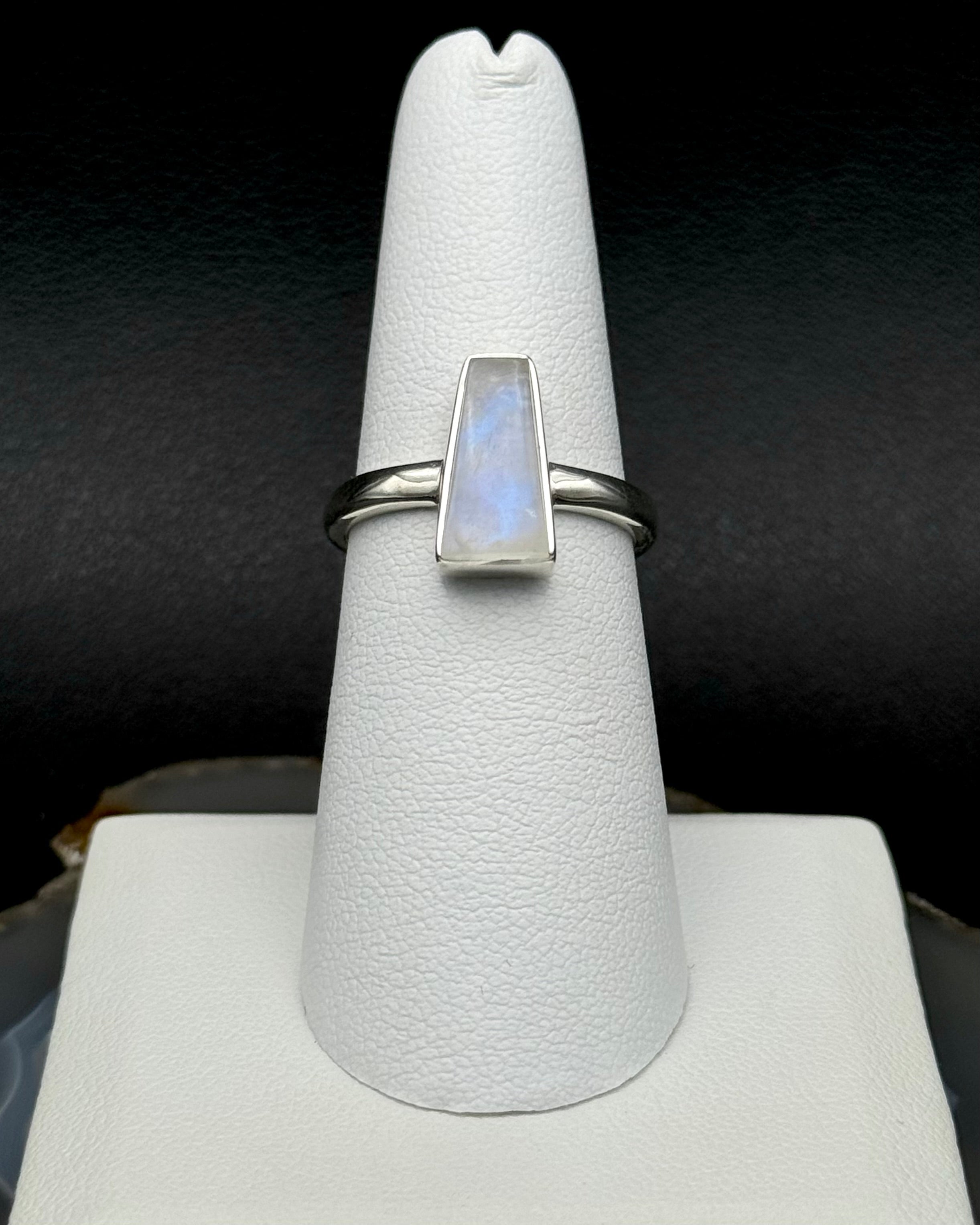 •RAINBOW MOONSTONE - MEDIUM PORTAL• silver ring (size 7.25)
