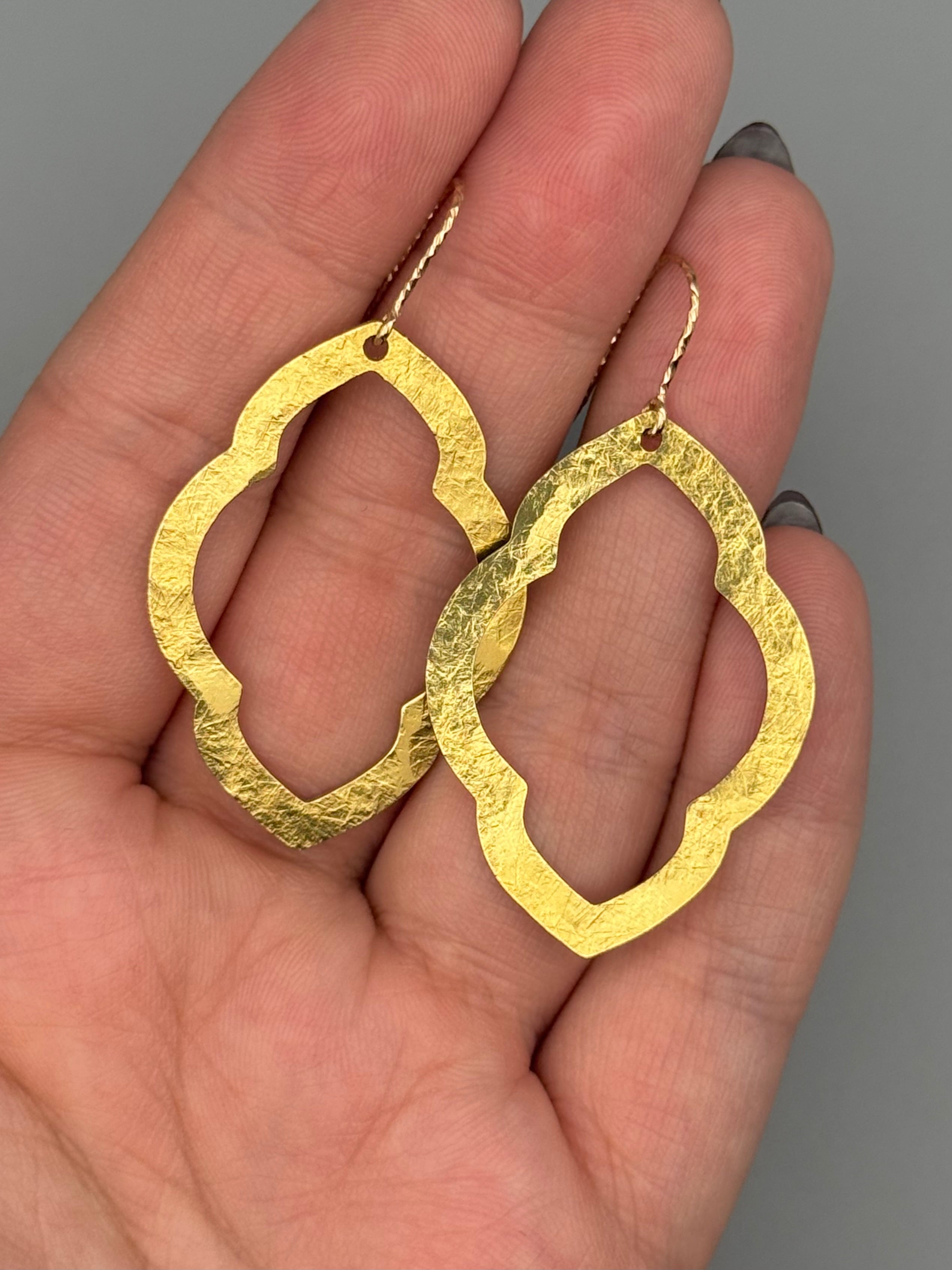 •ARABESQUE• gold dangle earrings