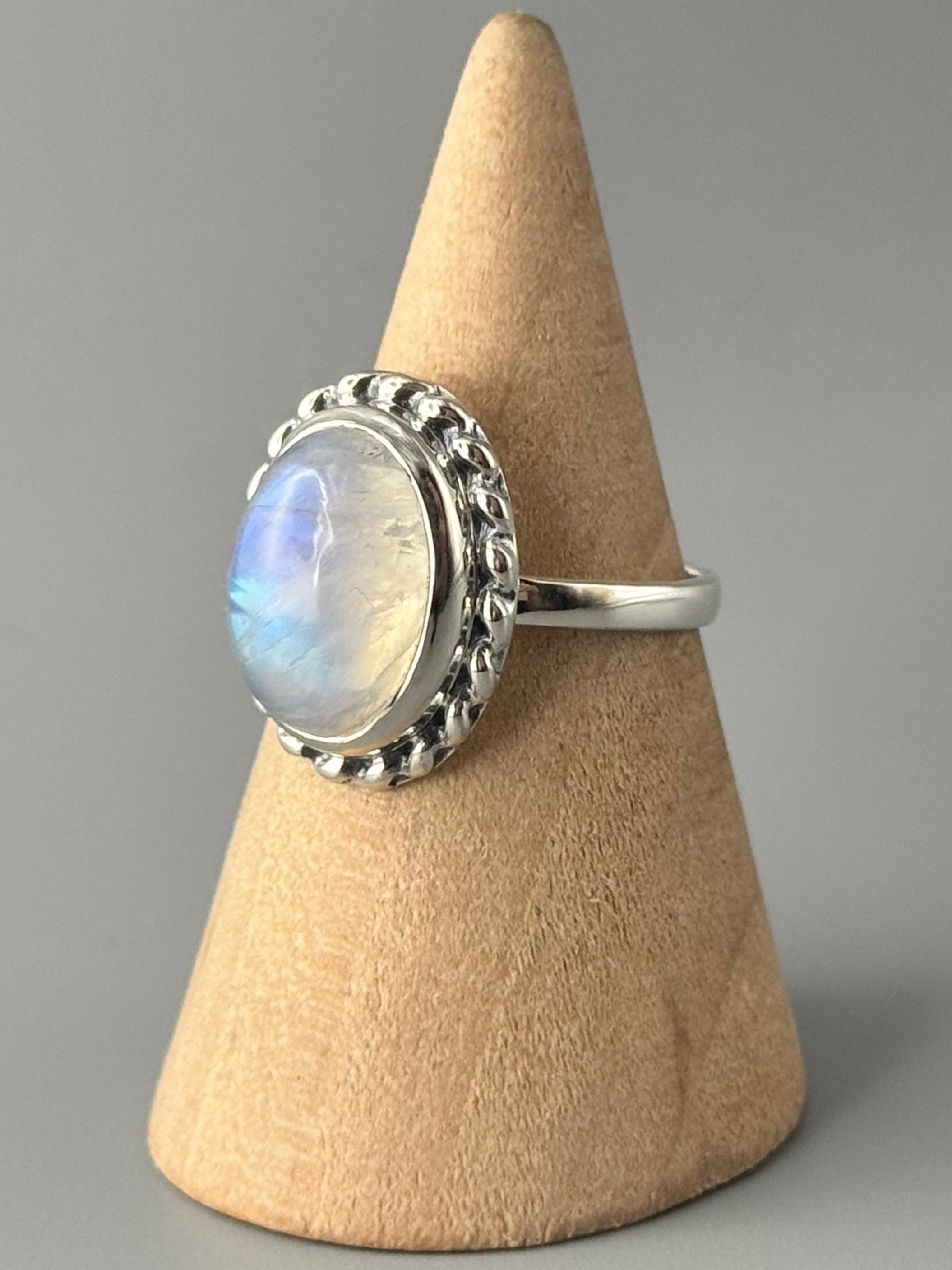 •RAINBOW MOONSTONE - TWINE OVAL• sterling silver ring (various sizes)