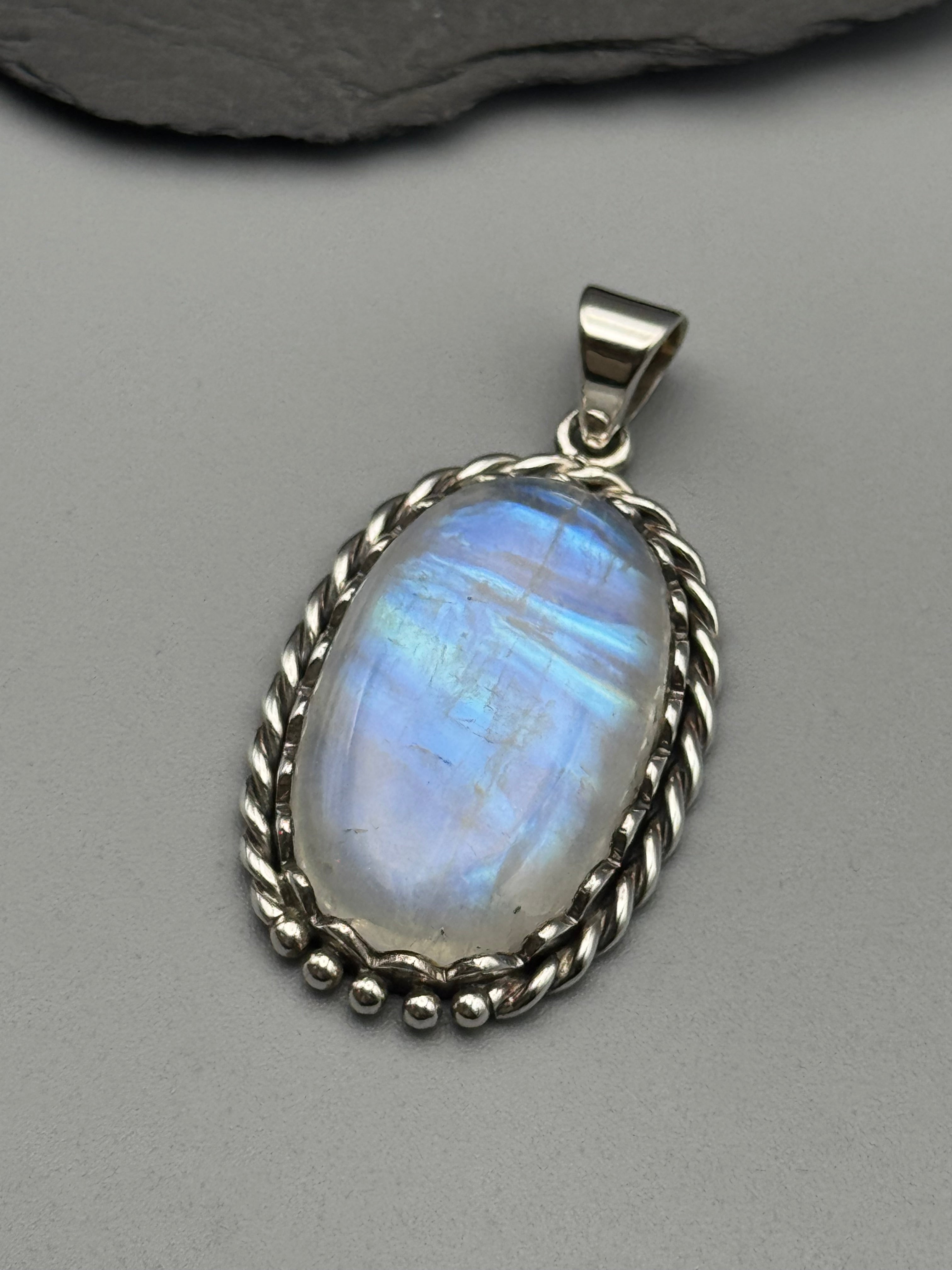 •RAINBOW MOONSTONE LARGE OVAL - CUERDA• sterling silver pendant