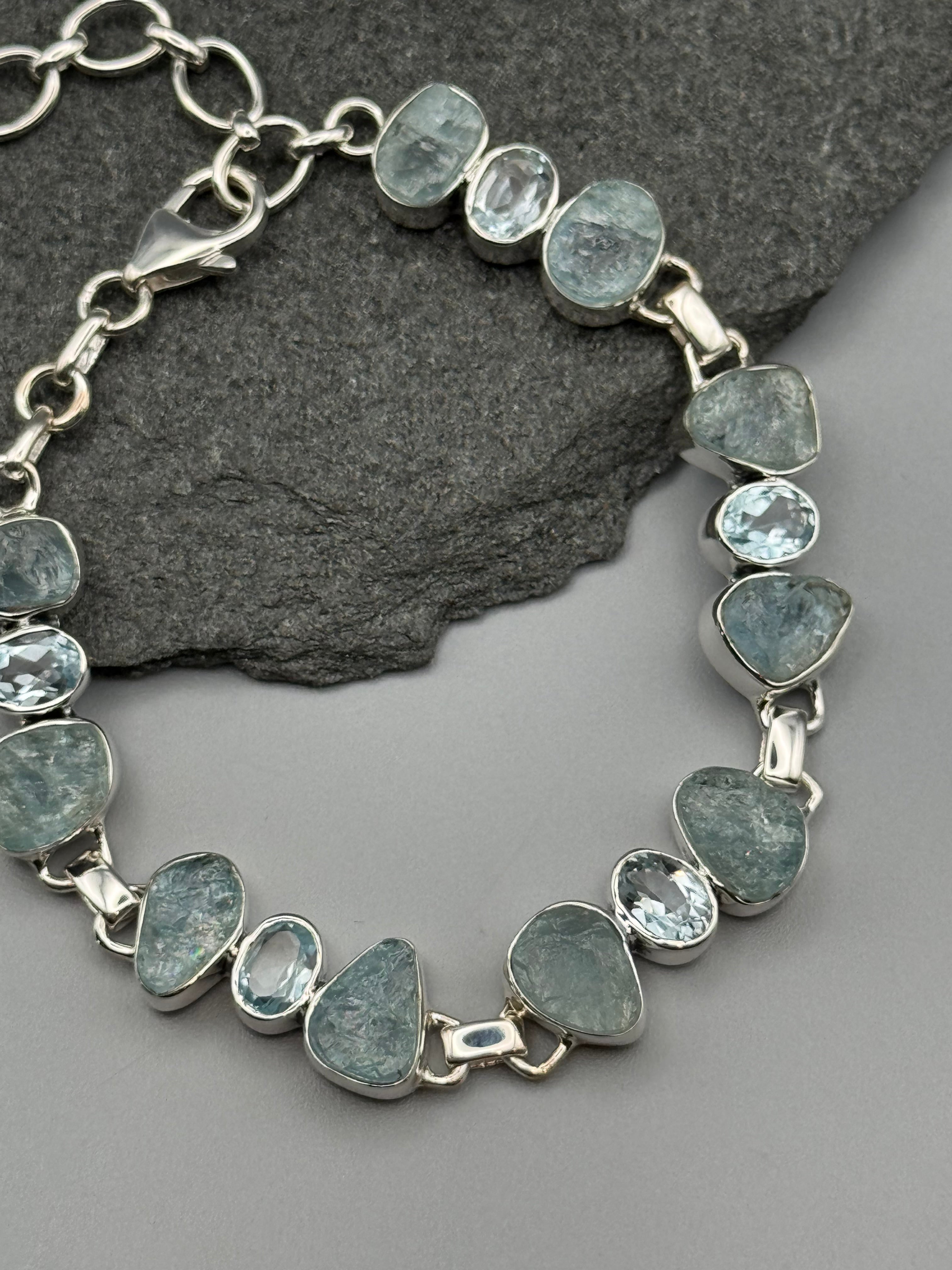 •AQUAMARINE + BLUE TOPAZ - CLUSTER• linked silver bracelet (7.25" - 9")