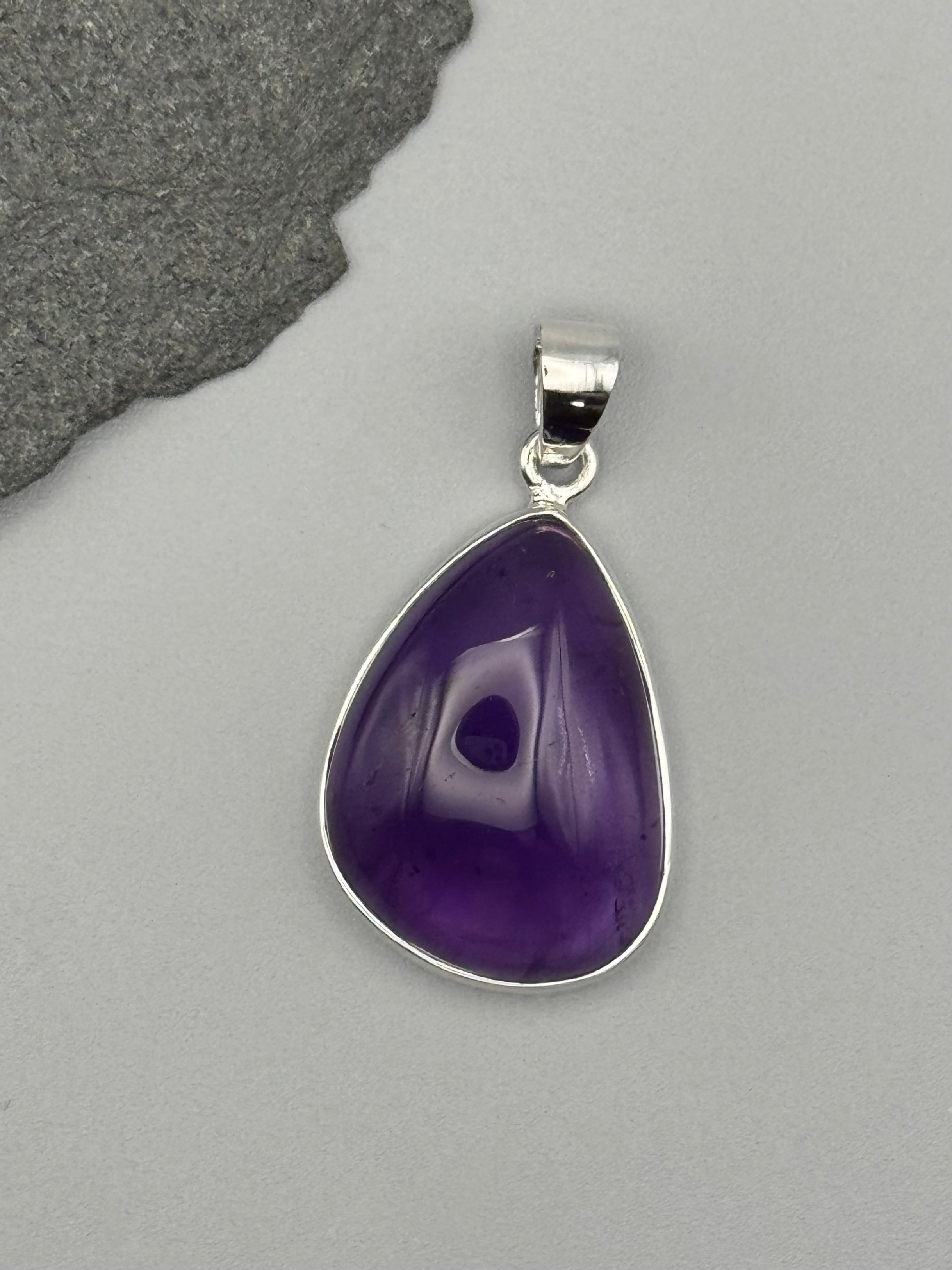•AMETHYST - MEDIUM TEAR• sterling silver pendant