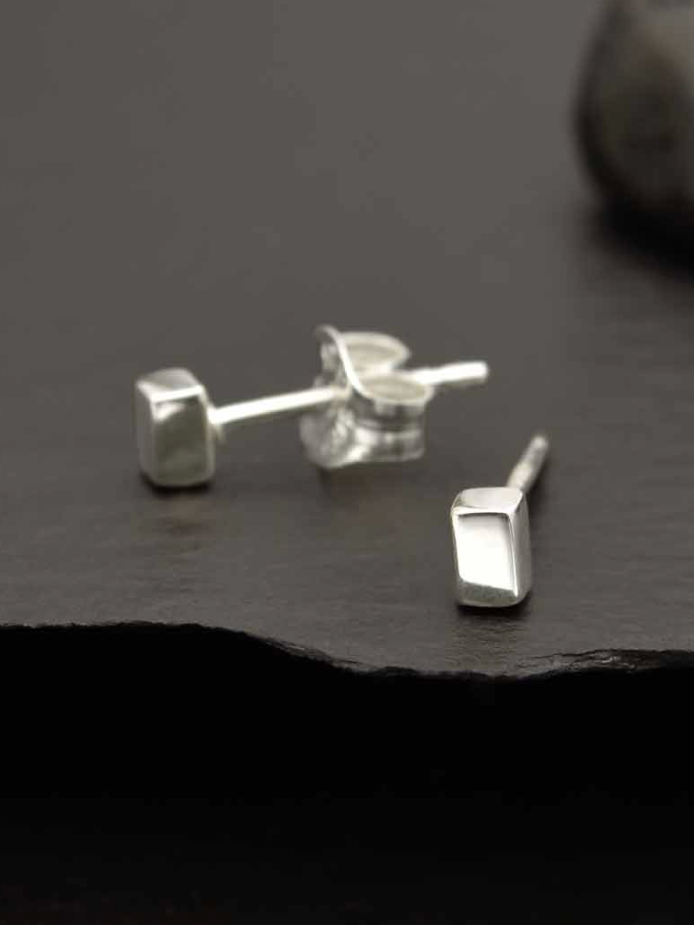 •TINY BAR• silver stud earrings