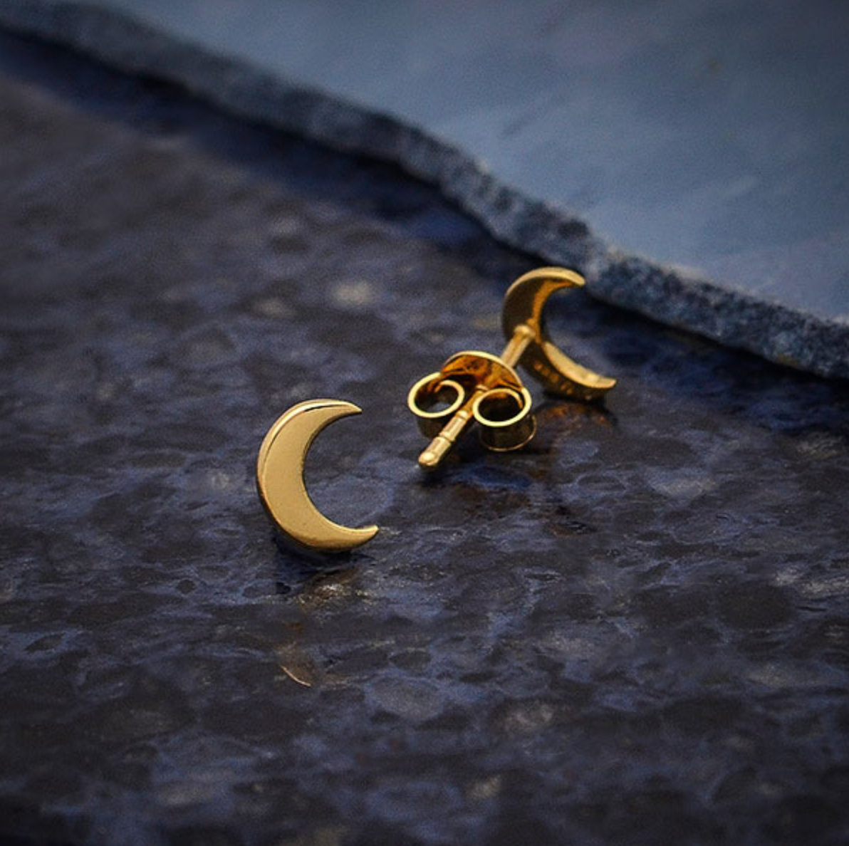 •TINY CRESCENT MOON• gold stud earrings