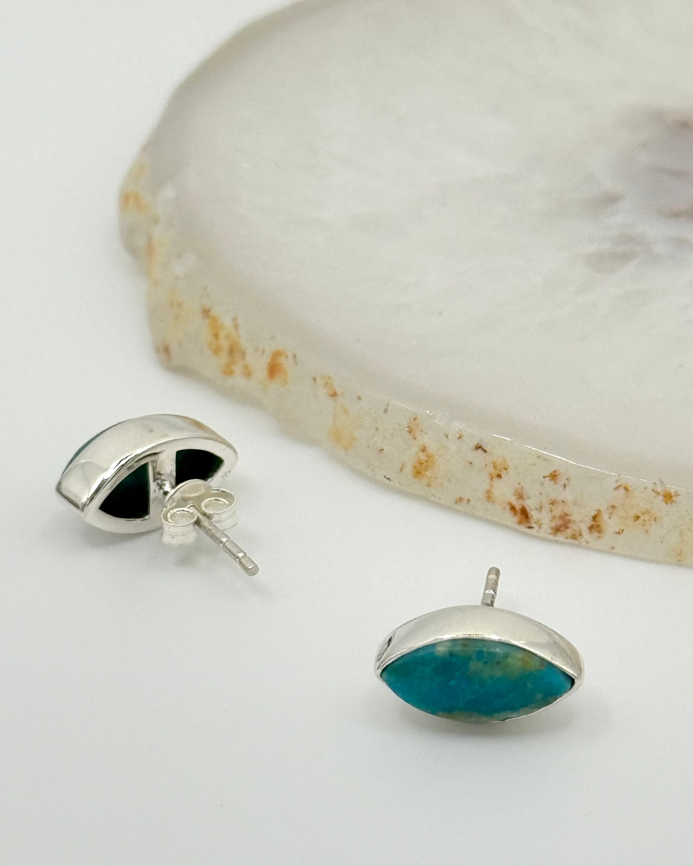 •PERUVIAN OPAL - EYE• silver bezel set stud earrings