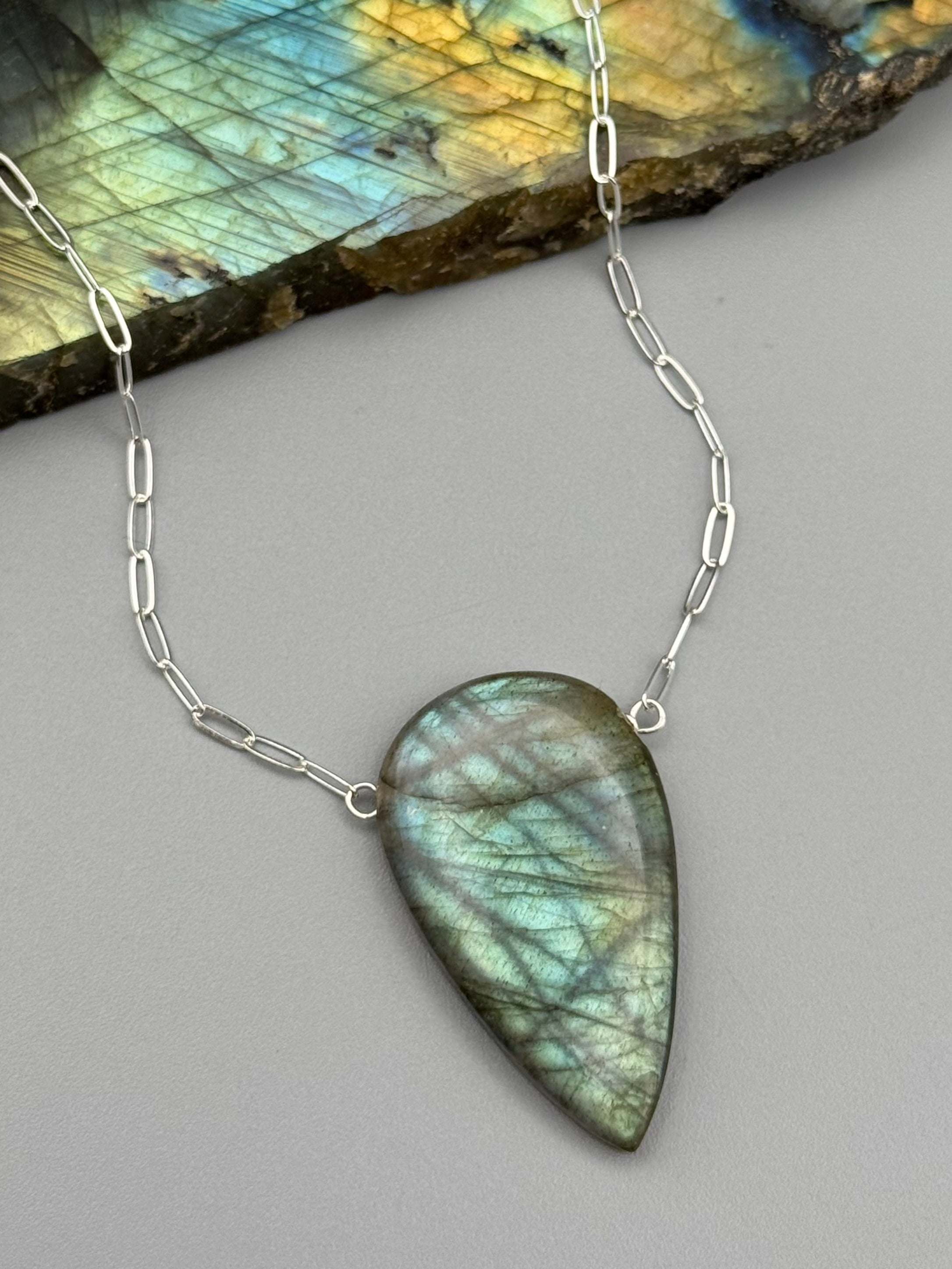 •AEON• labradorite spear tear + silver necklace (16"-18" long)