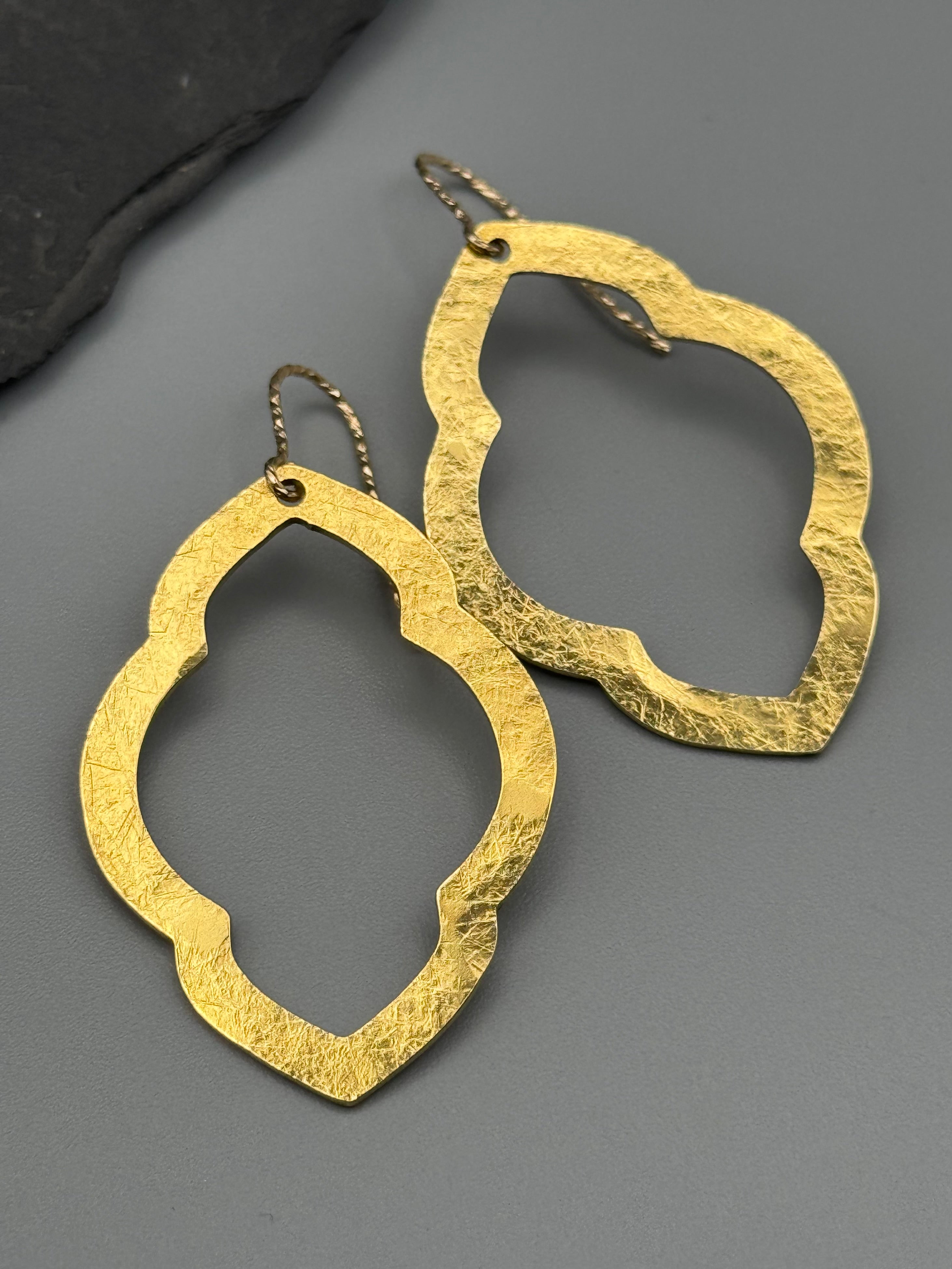 •ARABESQUE• gold dangle earrings