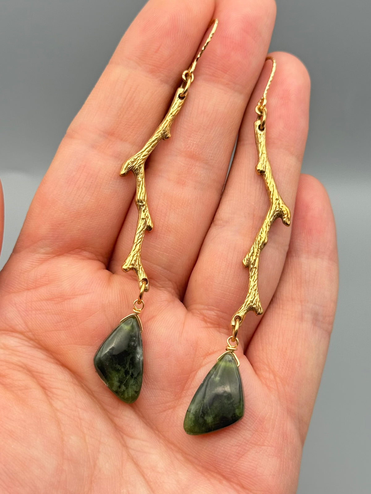 •TSIN• Indian serpentine + gold earrings