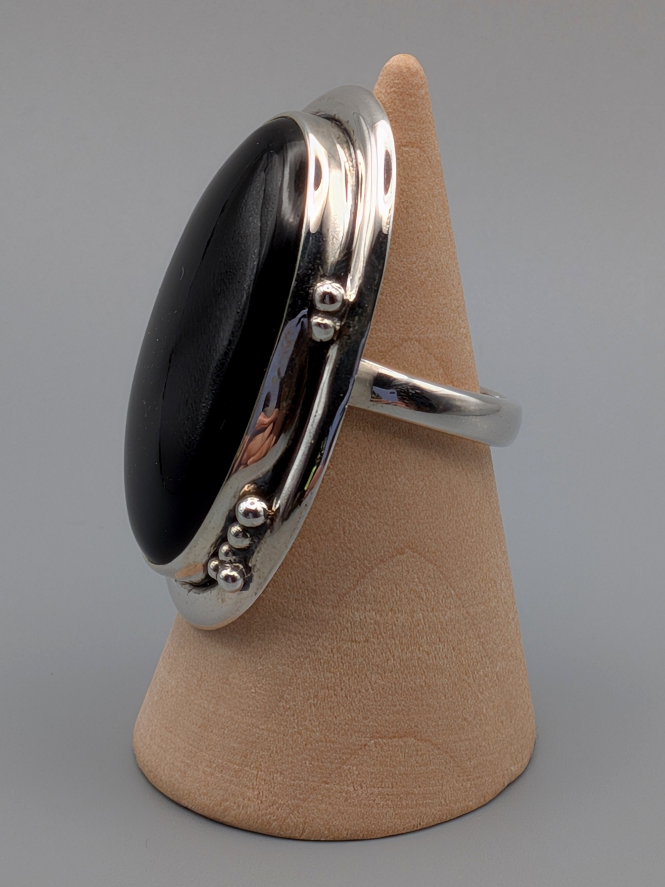 •ONYX - OVAL• dotted bezel silver ring (various sizes)