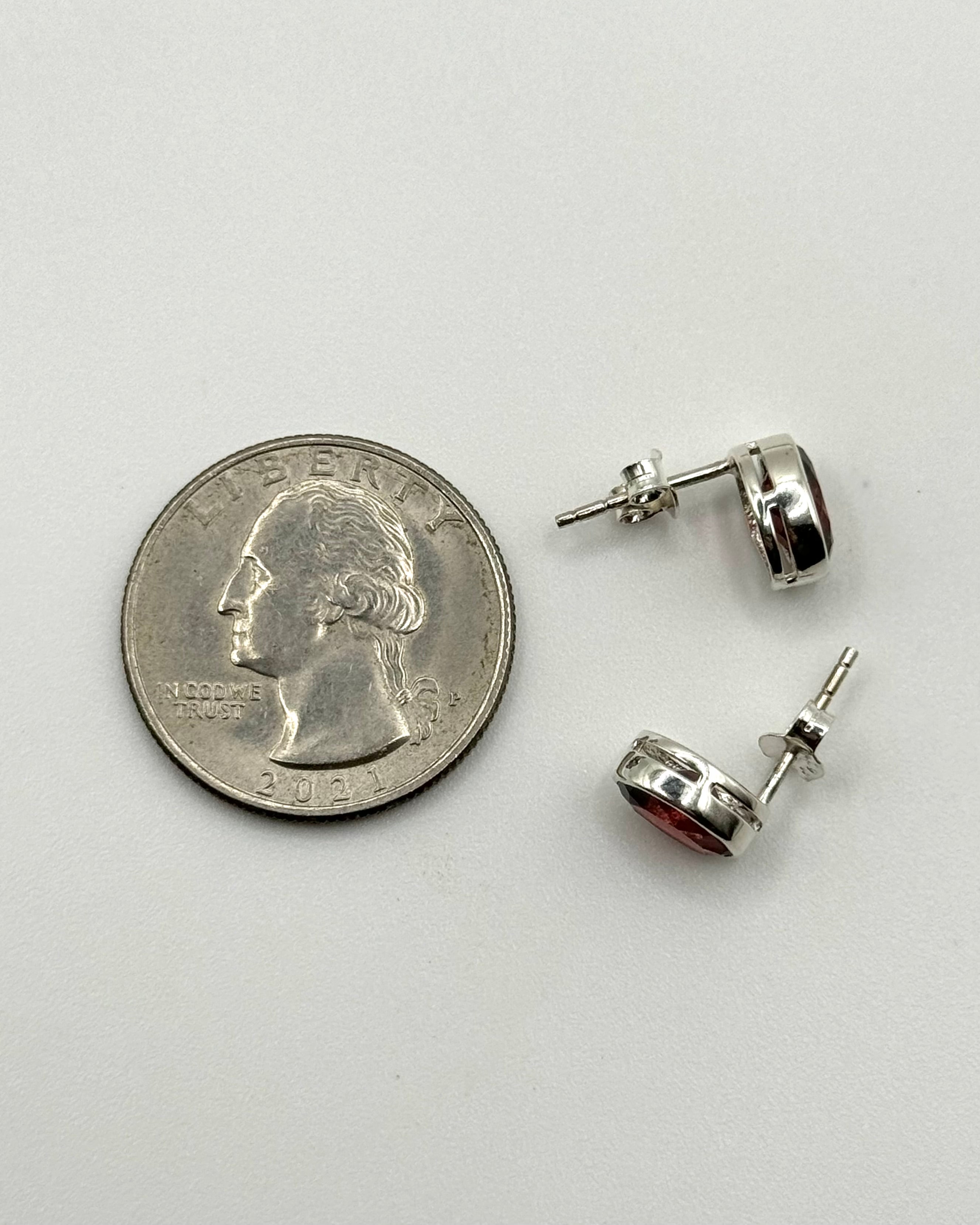 •FACETED GARNET - LIL' OVAL• silver bezel set stud earrings