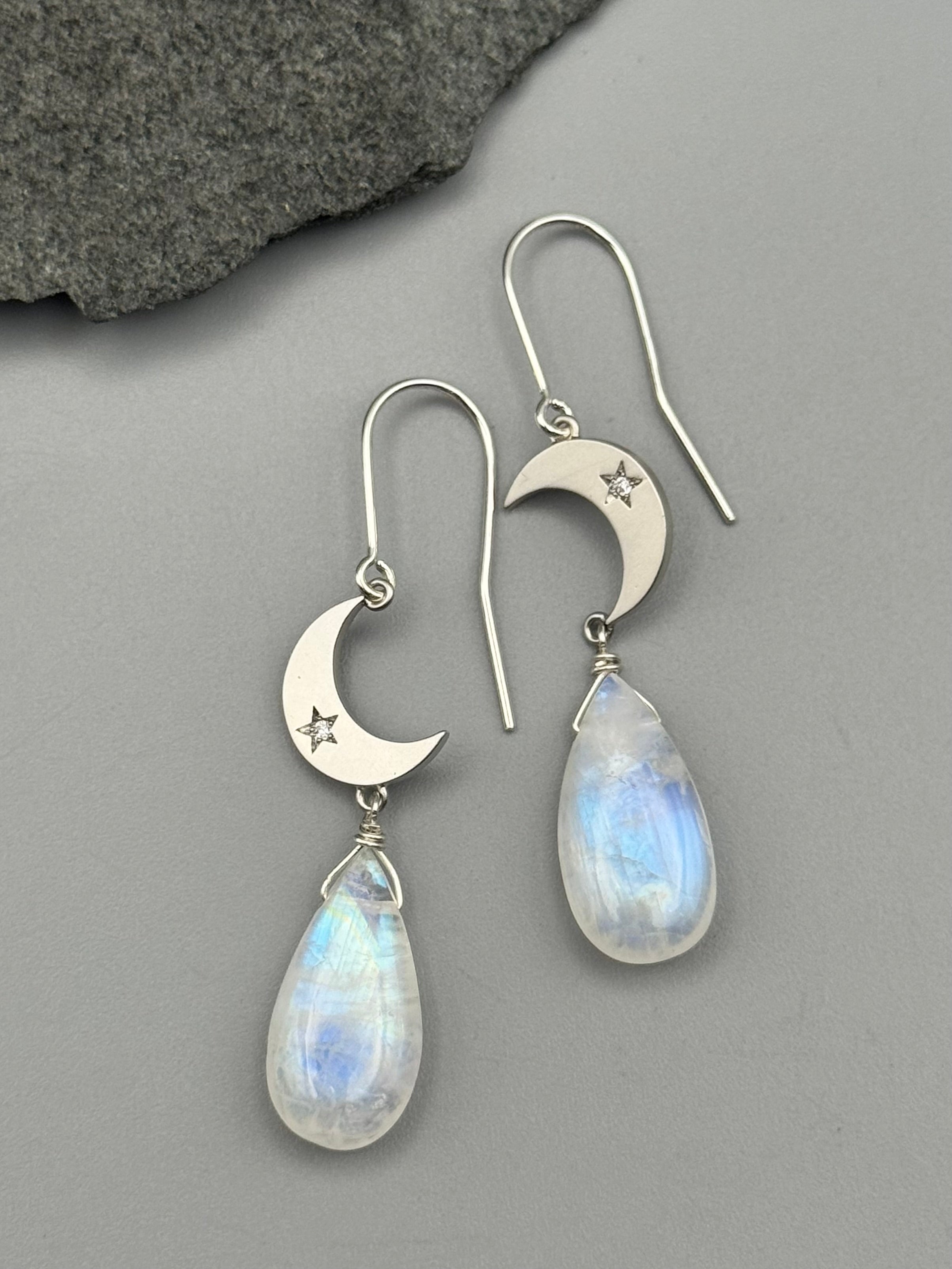 •CRYSTAL CRESCENT• rainbow moonstone tear + silver earrings