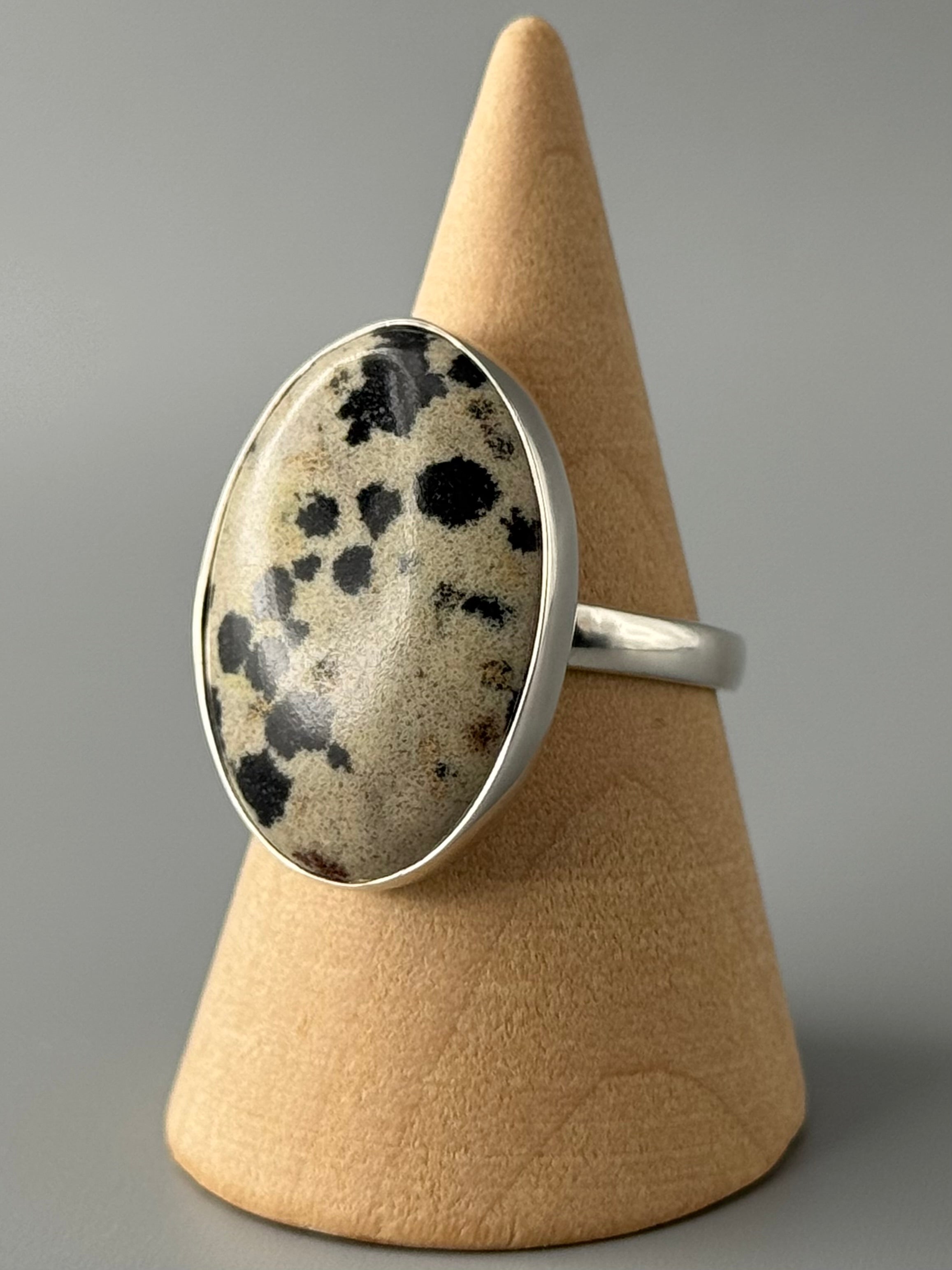 •DALMATIAN JASPER - OVAL• simple bezel silver ring (size 9)