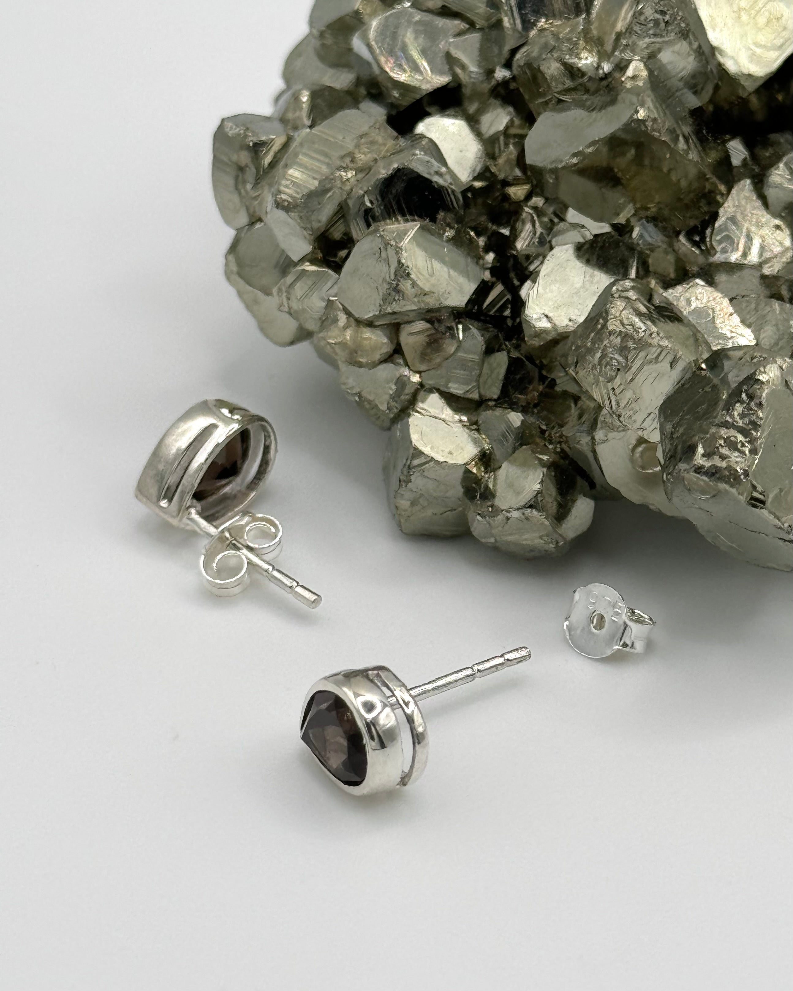 •FACETED SMOKY QUARTZ - LIL' TEARDROP• silver bezel set stud earrings
