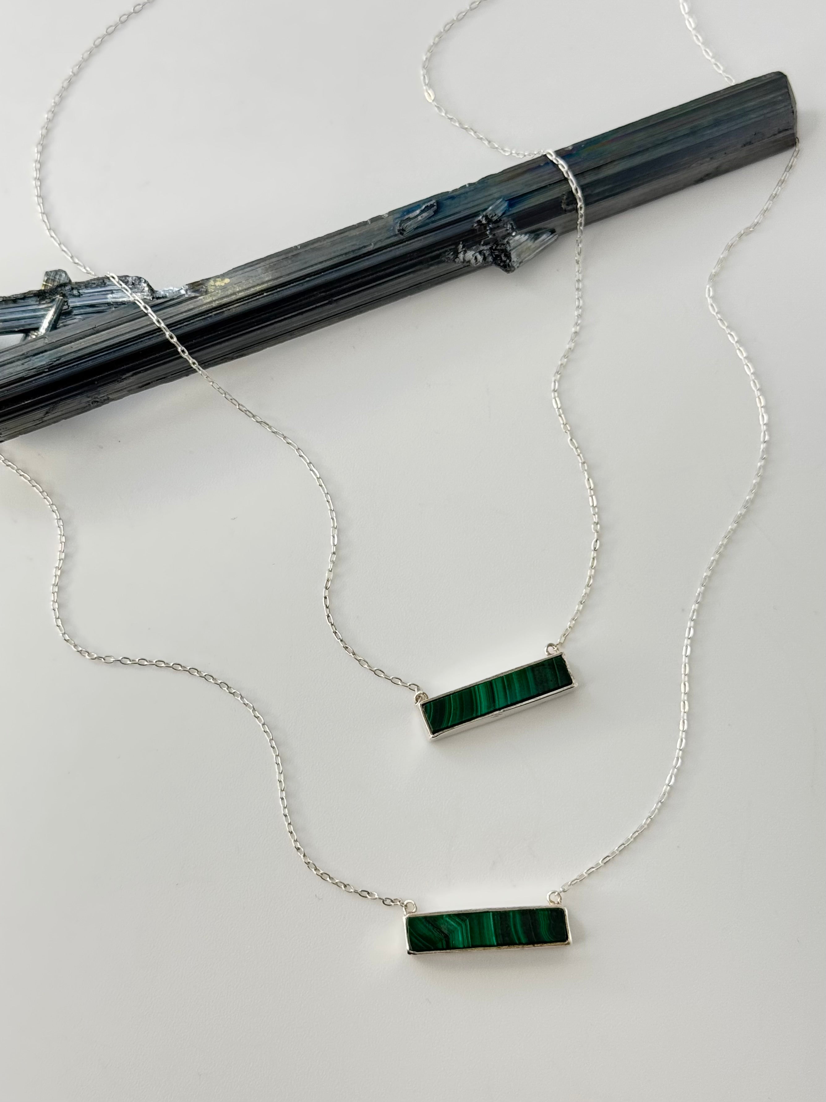 •PETITE BAR• malachite + silver necklace (16"-18" long)