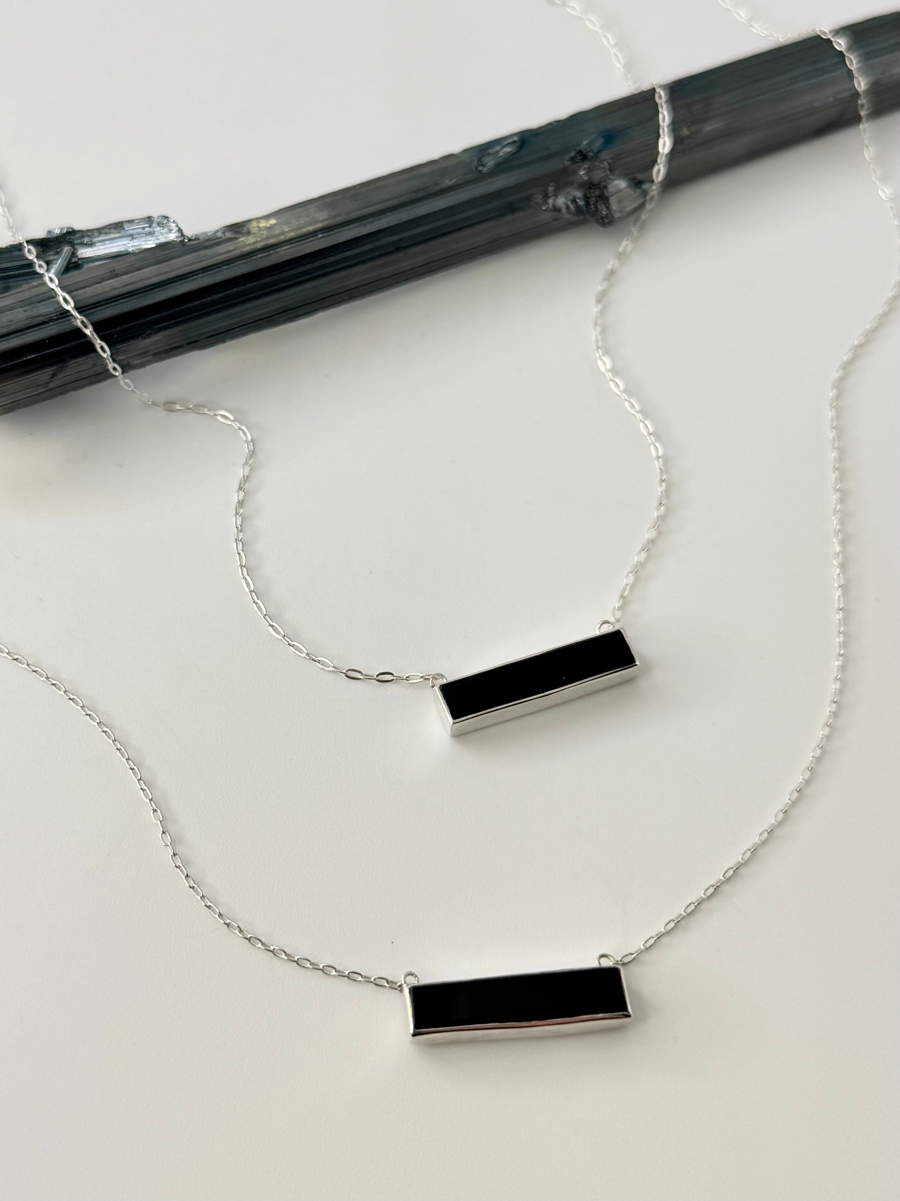 •PETITE BAR• black onyx + silver necklace (16"-18" long)