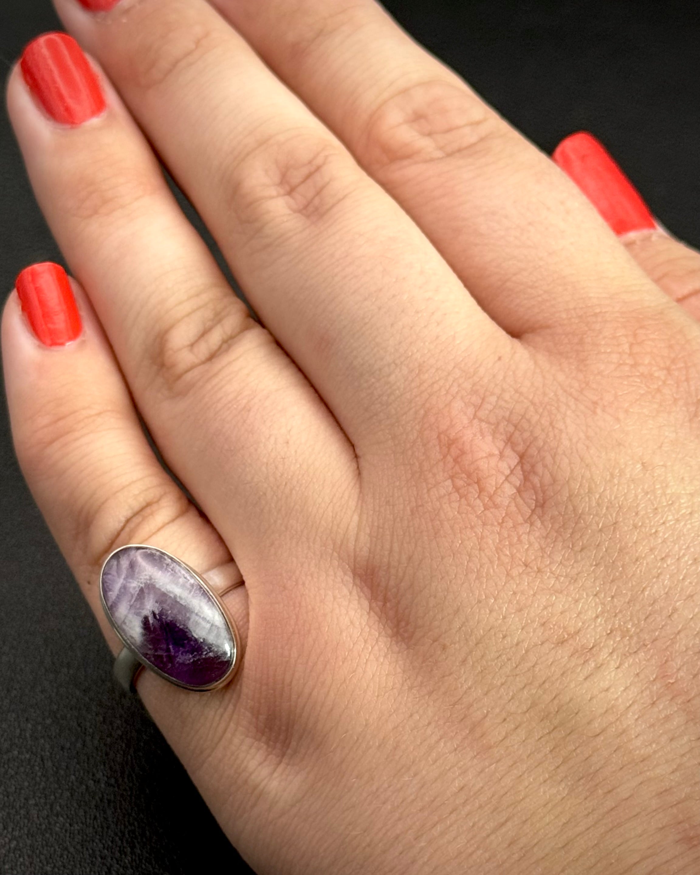 •CHEVRON AMETHYST - LARGE OVAL• silver ring (size 7)