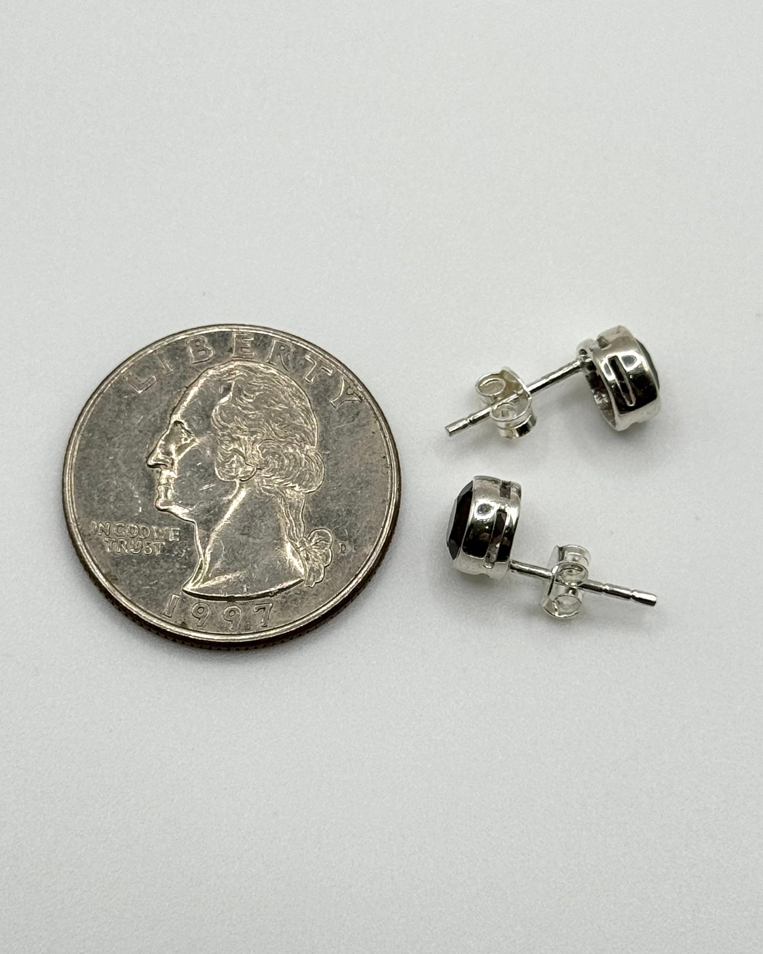 •FACETED SMOKY QUARTZ - LIL' CIRCLE• silver bezel set stud earrings