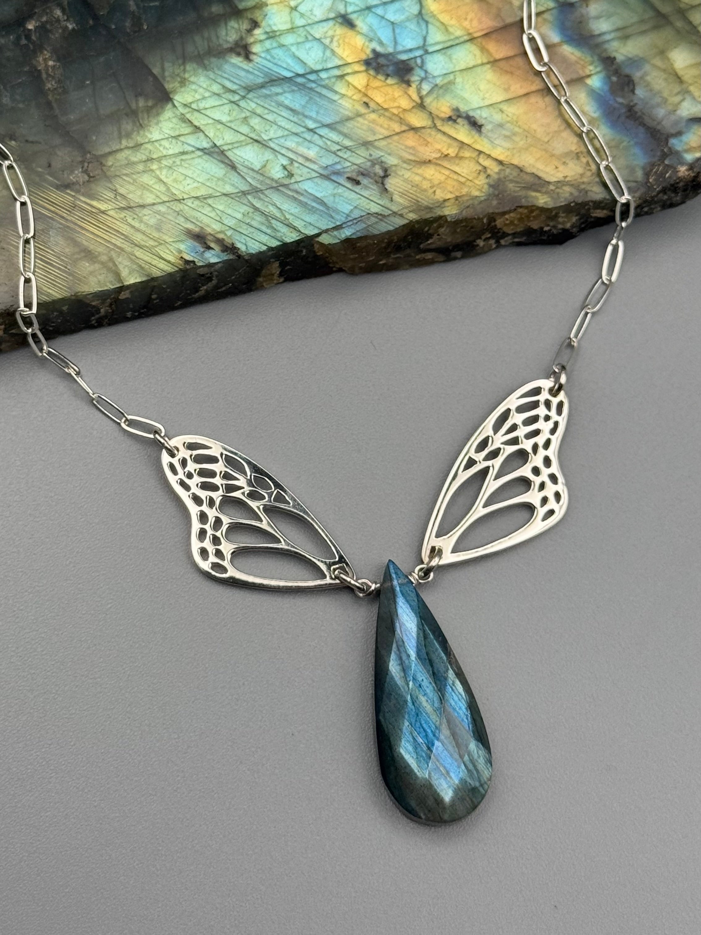 •METAMORPH• faceted labradorite + silver necklace (18"-20" long)