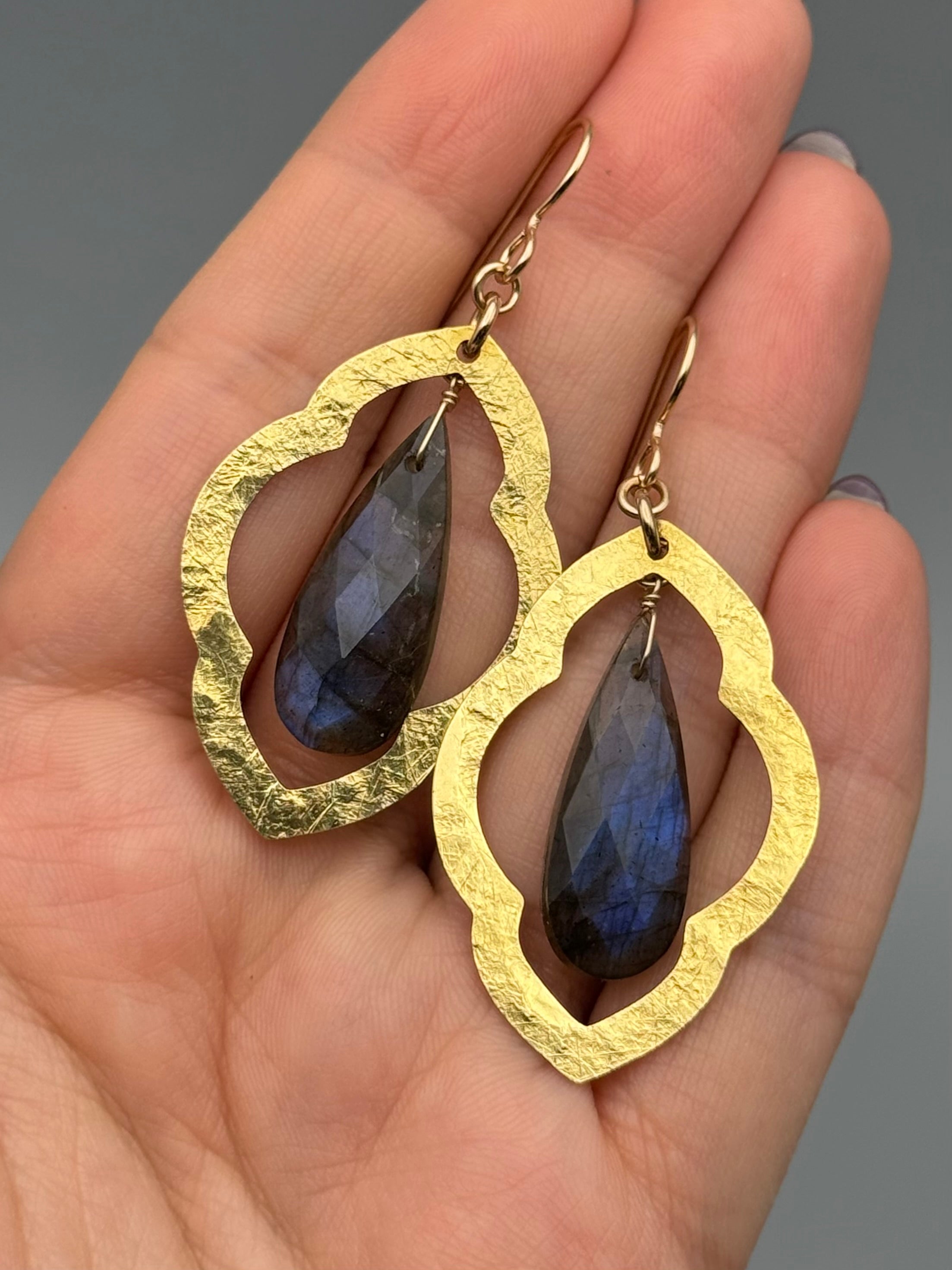 •ARABESQUE• labradorite + gold earrings