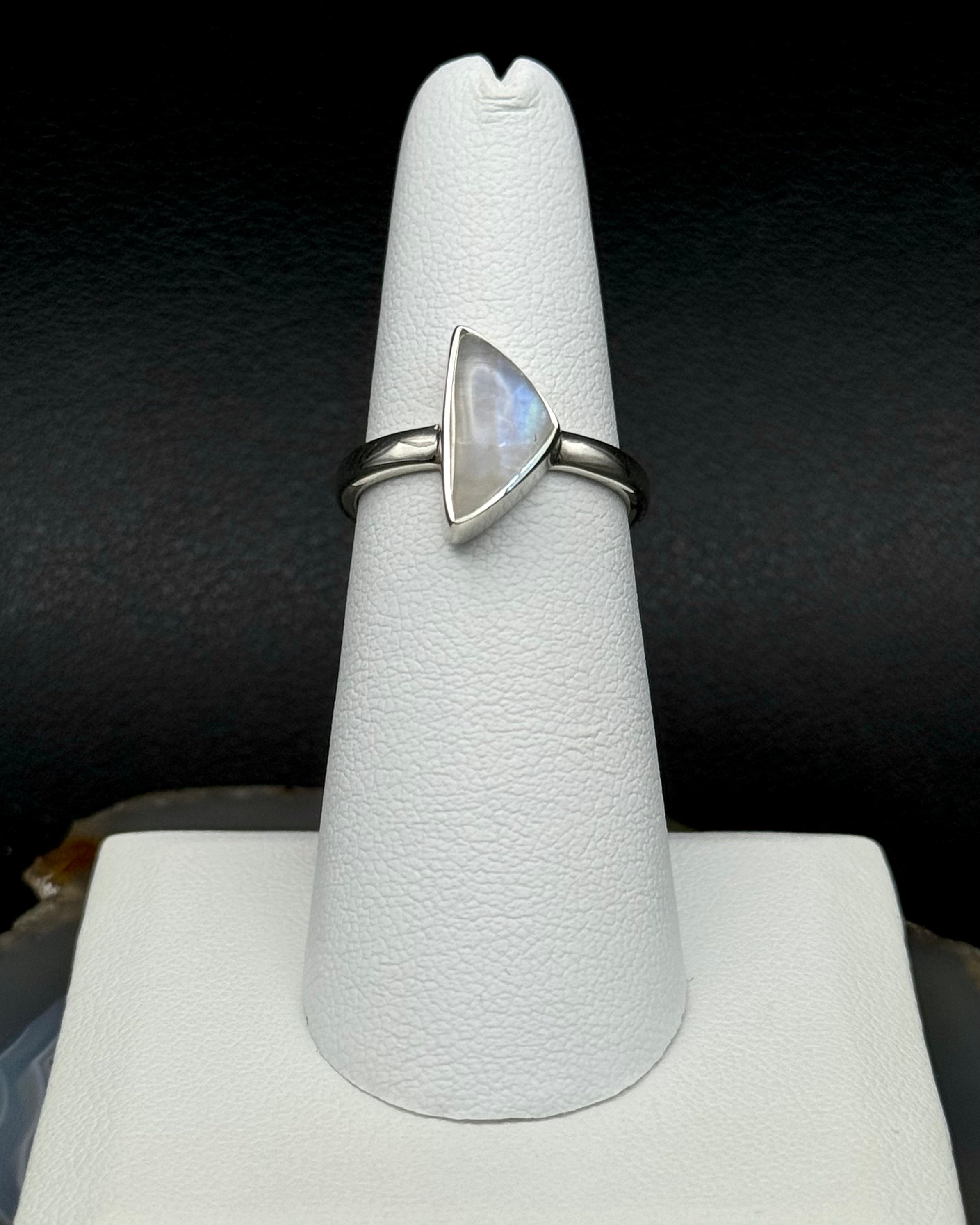 •RAINBOW MOONSTONE - MEDIUM SOFT TRIANGLE• silver ring (size 6)